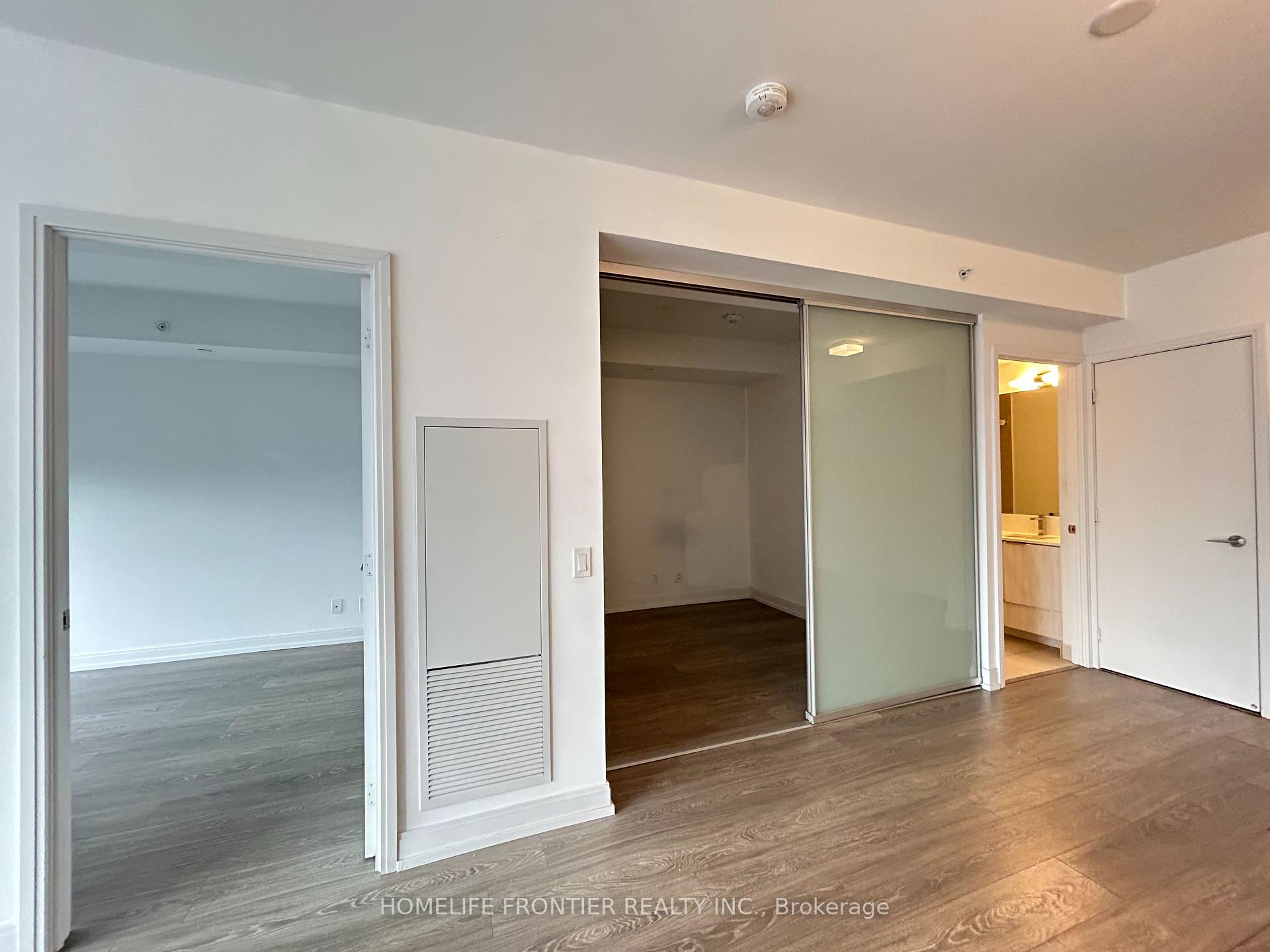 2 Bedrooms Condo at 181 Dundas, Toronto For sale