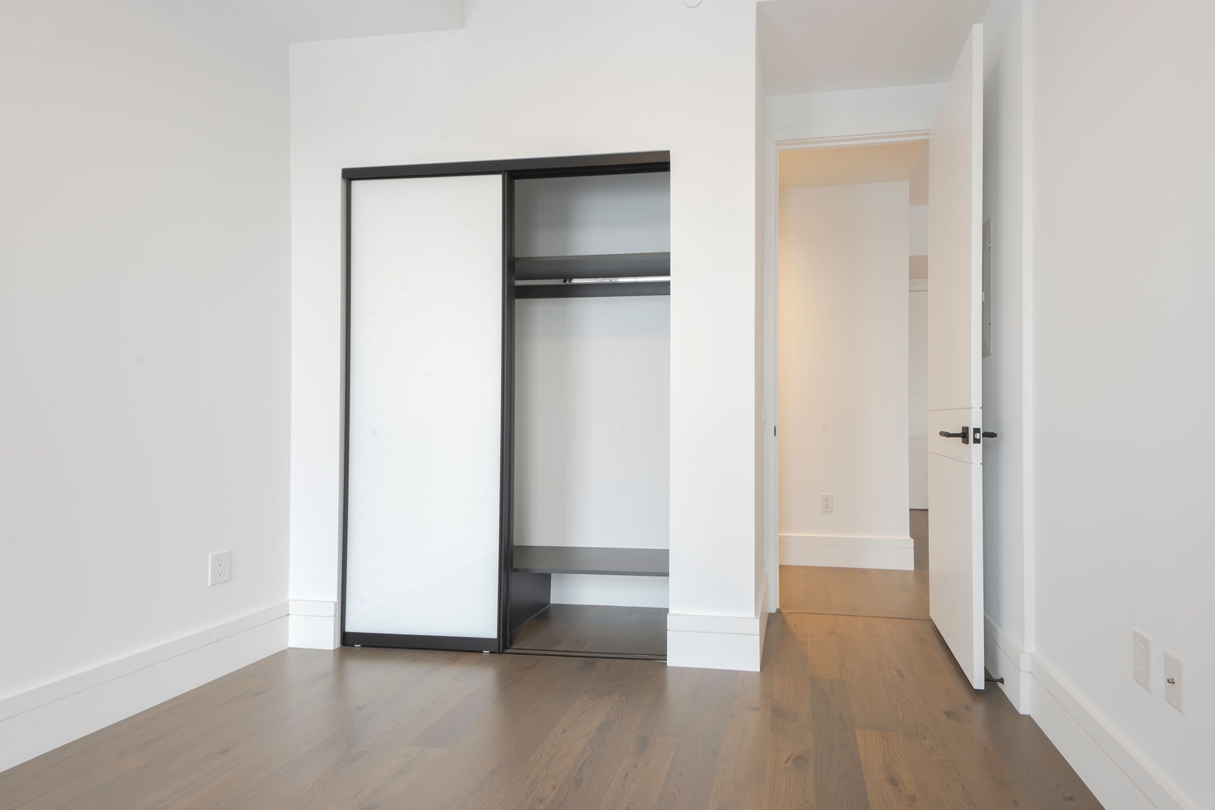215 Lonsdale Road 1607