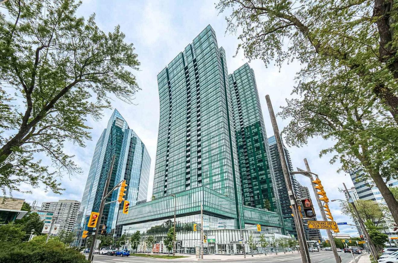 2 Bedrooms Condo at 11 Bogert, Toronto For sale