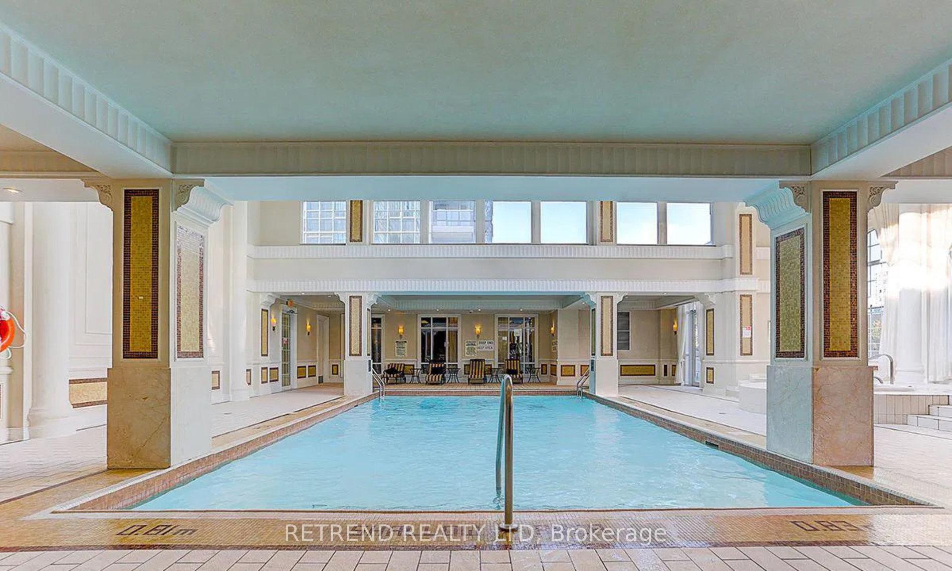 2 Bedrooms Condo at 15 Greenview, Toronto For sale