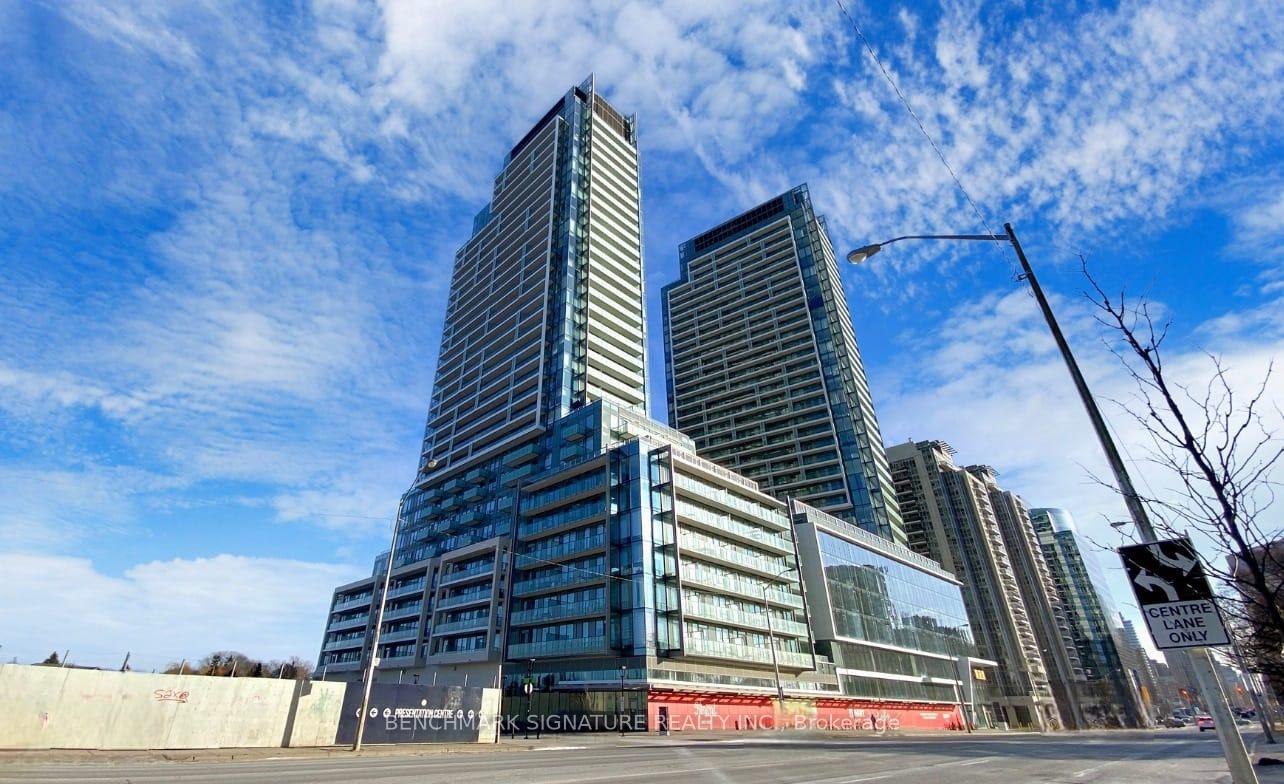 3 Bedrooms Condo at 8 Olympic Garden, Toronto For sale