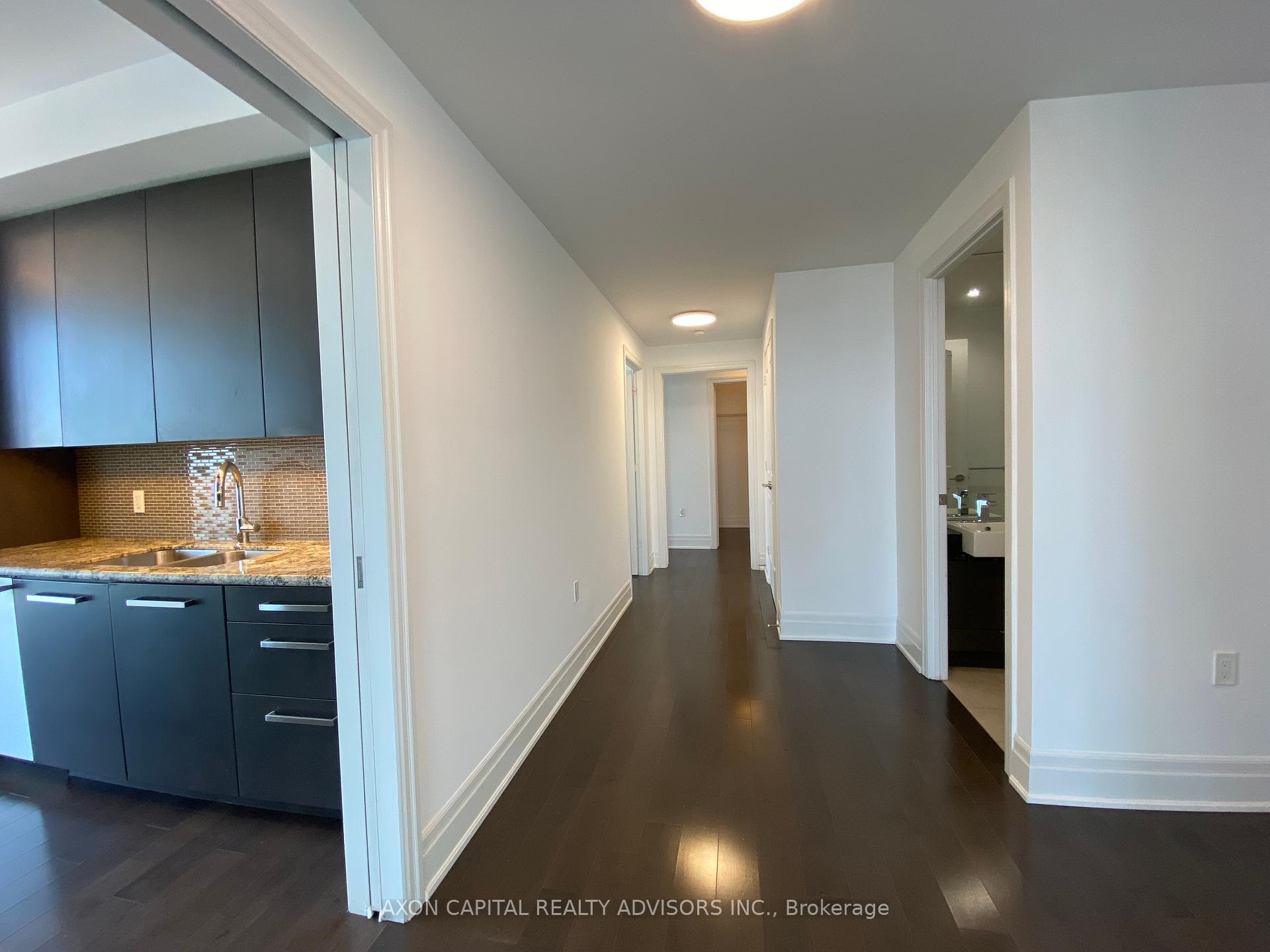 3 Bedrooms Condo at 8 The Esplanade, Toronto For sale