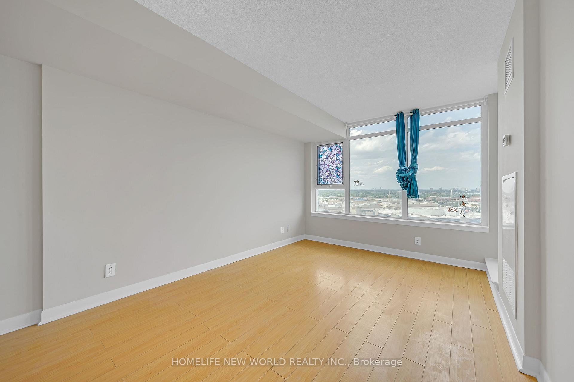 1 Bedroom Condo at 25 Town Centre,  Toronto For sale