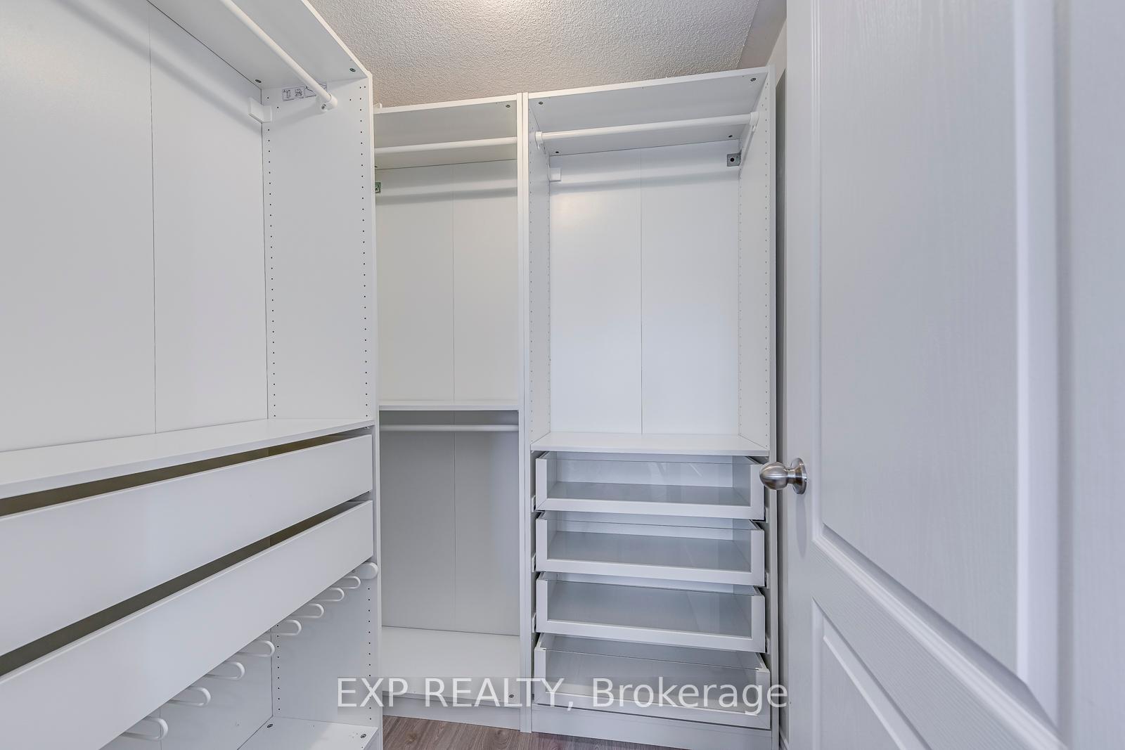 2 Bedrooms Condo at 2484 Post, Oakville For sale