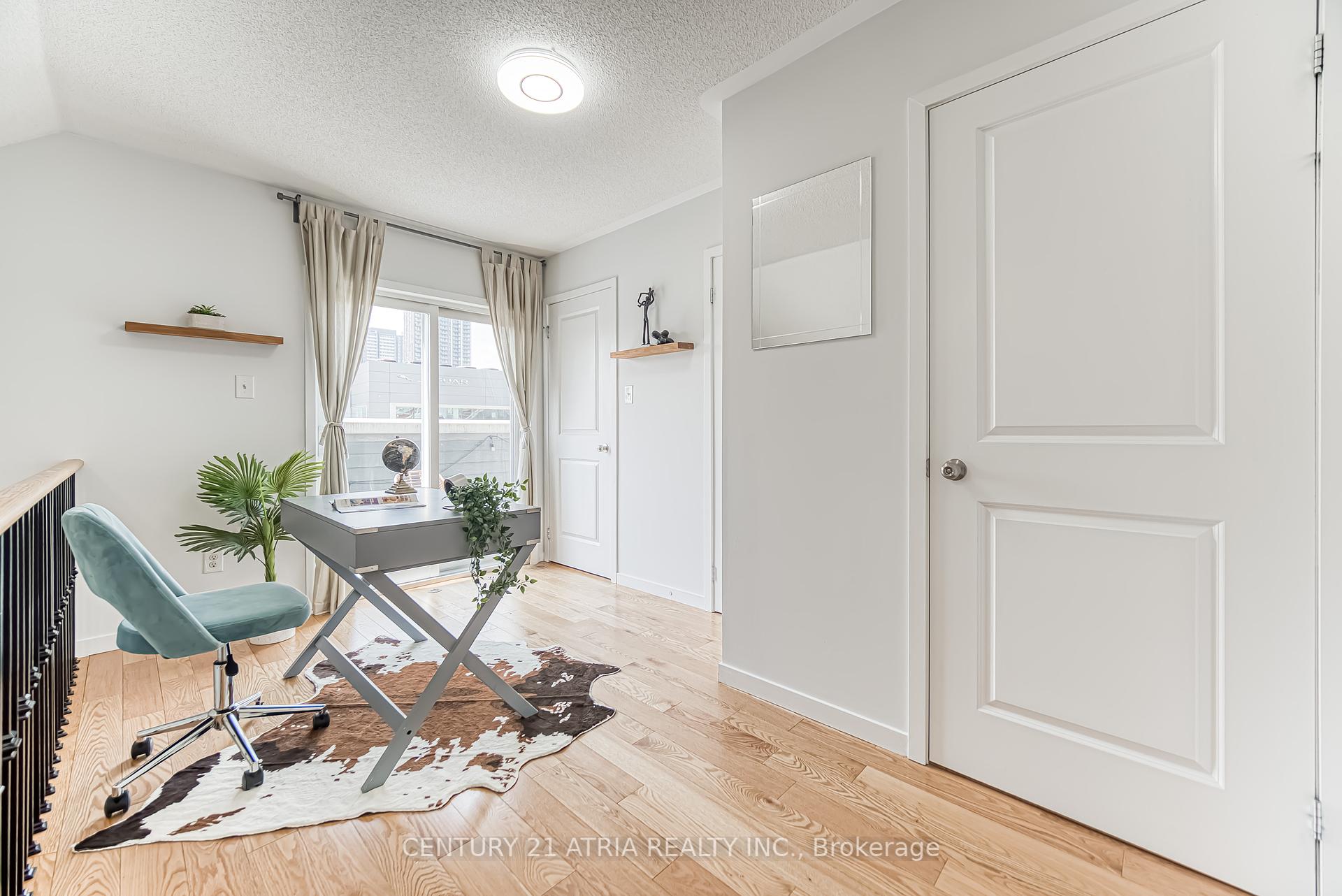 2 Bedrooms Condo at 8 Frances Loring, Toronto For sale