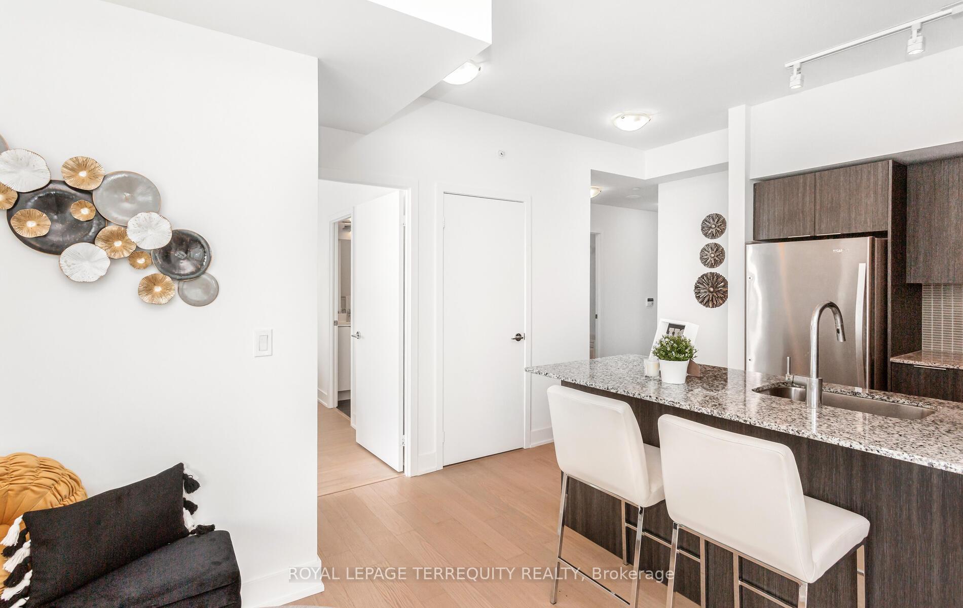 2 Bedrooms Condo at 30 Shore Breeze,  Toronto For sale