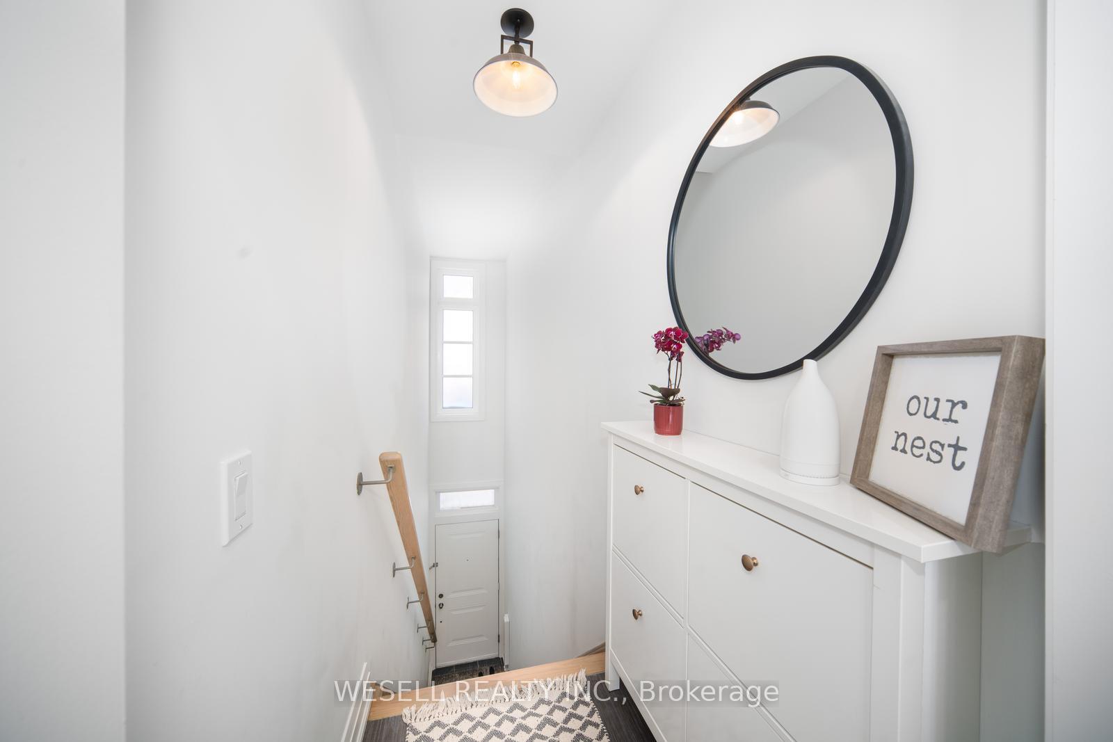 2 Bedrooms Condo at 8167 Kipling,  Vaughan For sale