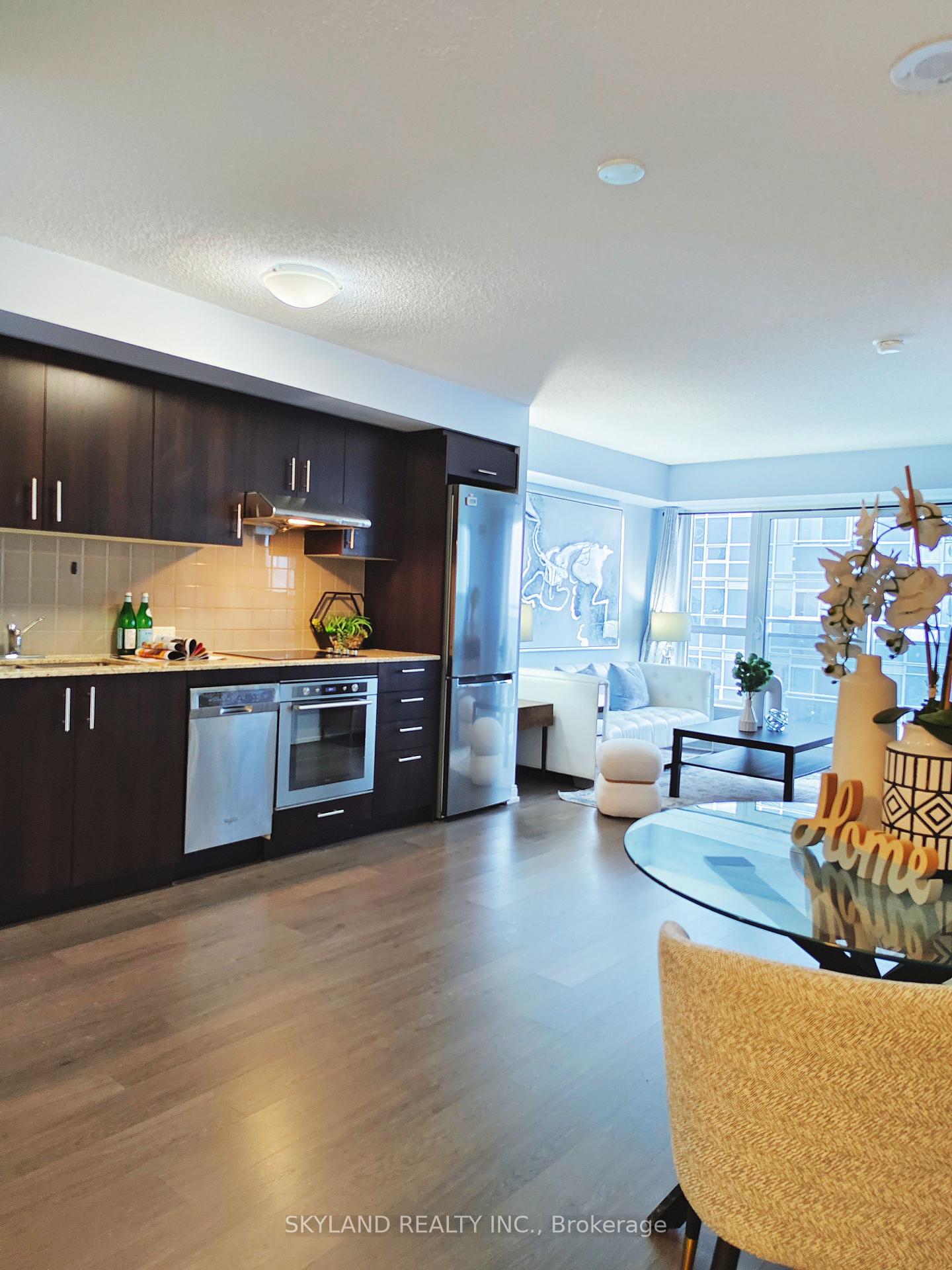 2 Bedrooms Condo at 255 Village Green, Toronto For sale