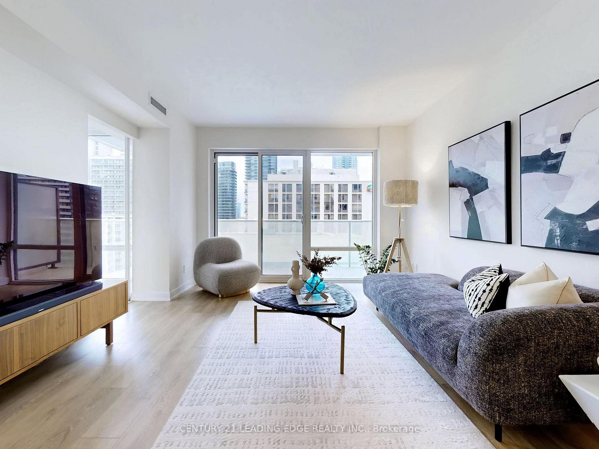 3 Bedrooms Condo at 501 Yonge, Toronto For sale