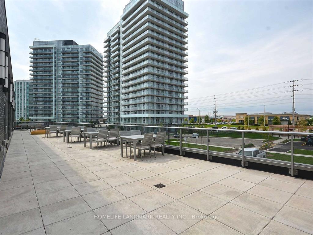 3 Bedrooms Condo at 4677 Glen Erin, Mississauga For sale