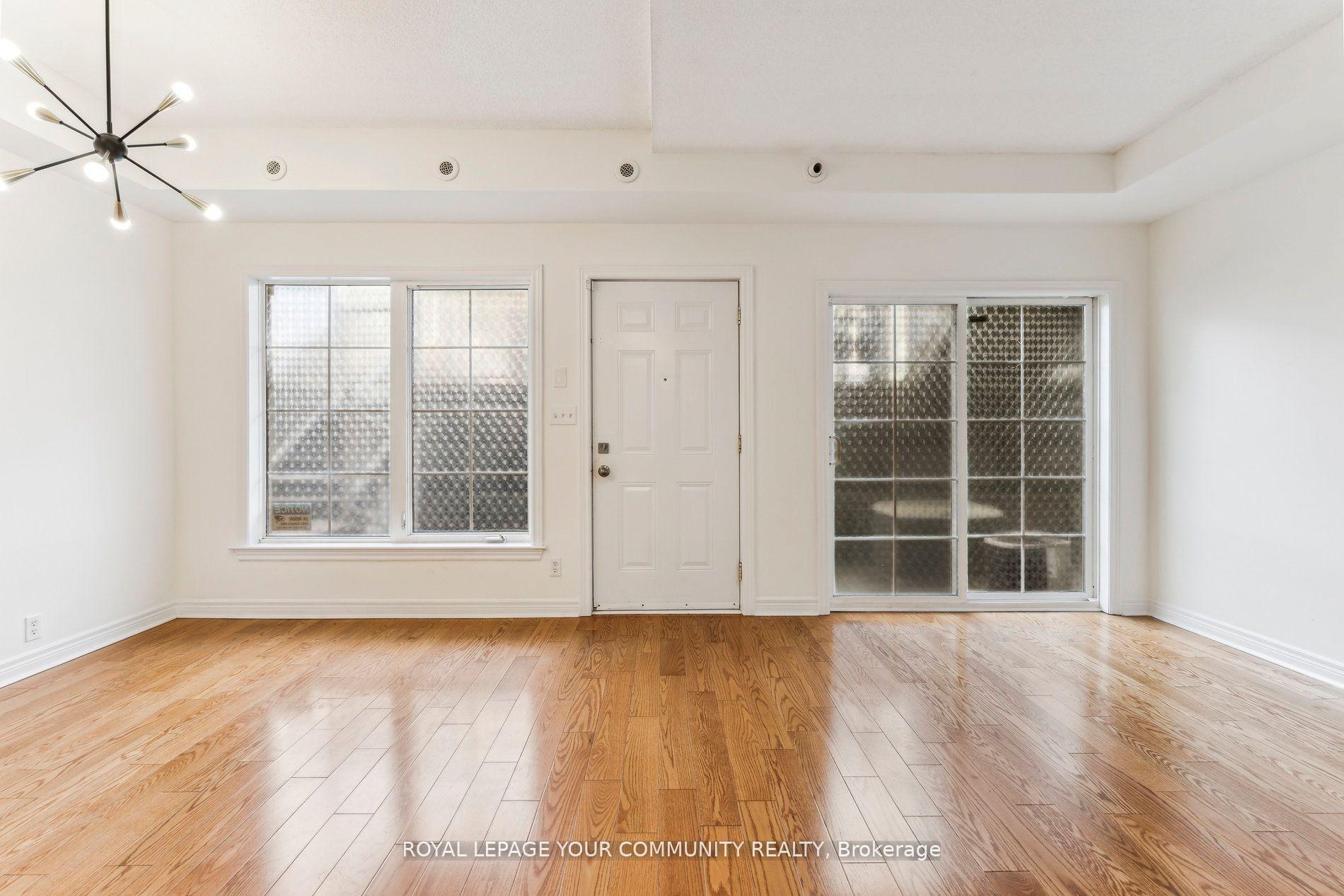 3 Bedrooms Condo at 207 Wellesley,  Toronto For sale
