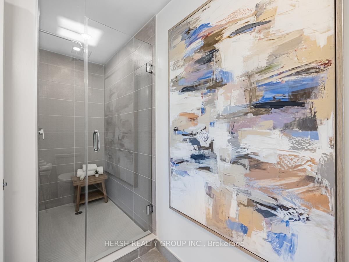 2 Bedrooms Condo at 160 Kingsway,  Toronto For sale