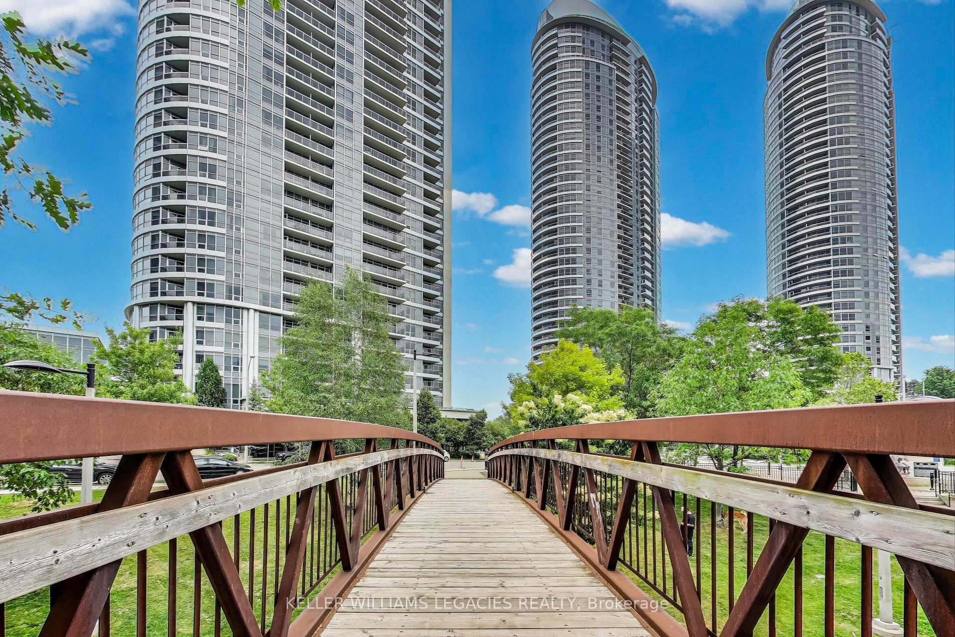 1 Bedroom Condo at 181 Village Green, Toronto For sale