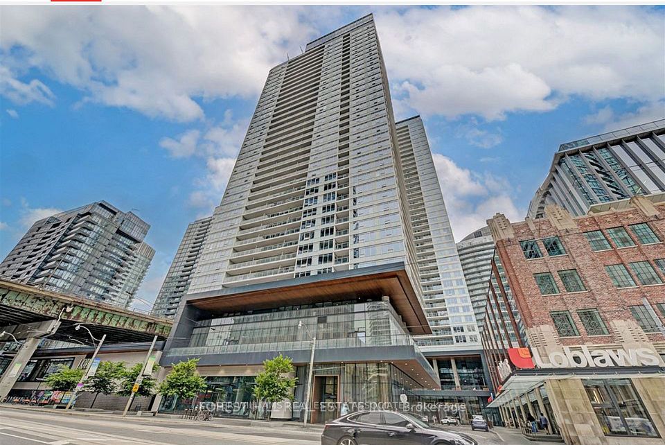 19 Bathurst Street