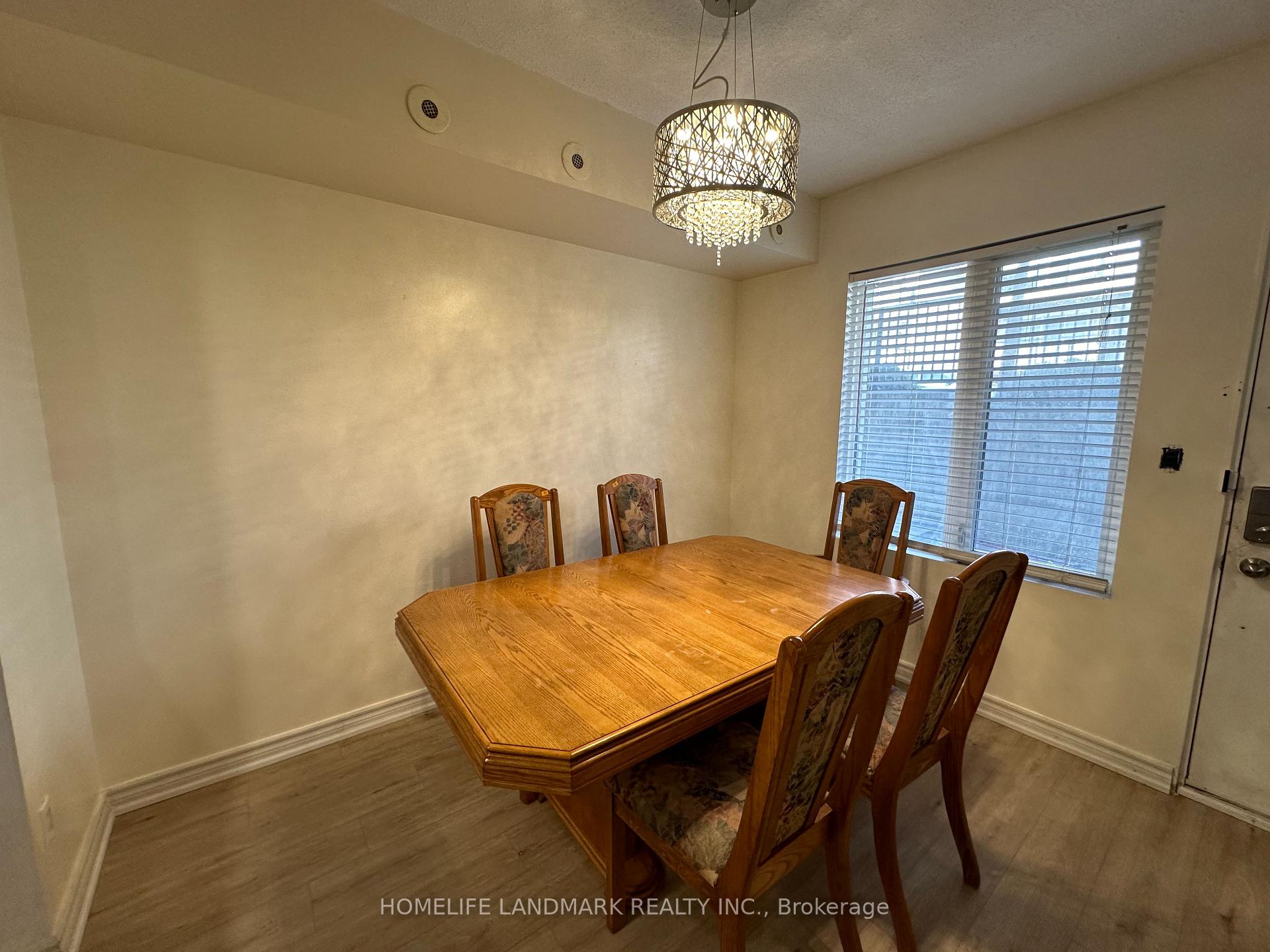 3 Bedrooms Condo at 3043 Finch,  Toronto For sale