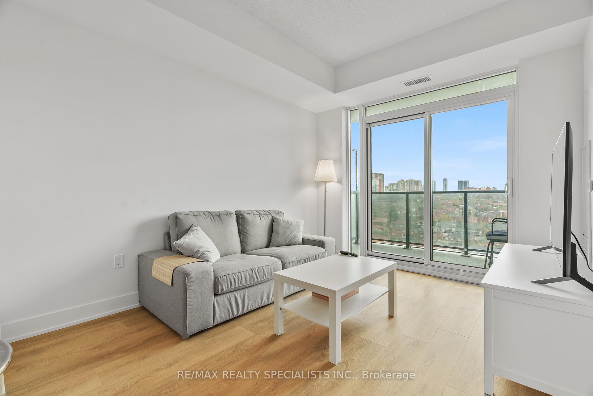 2 Bedrooms Co-op at 202 Burnhamthorpe, Mississauga For sale
