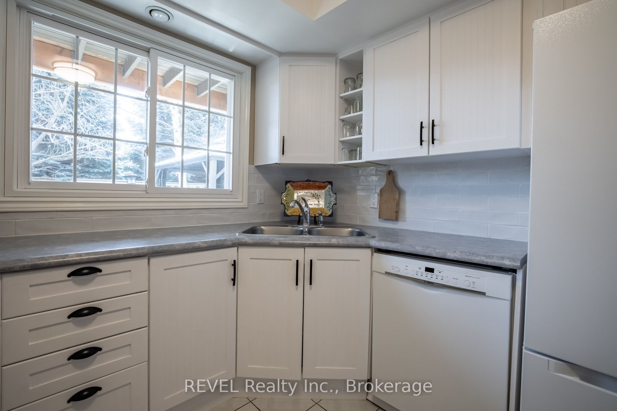 409 Vine Street, #12