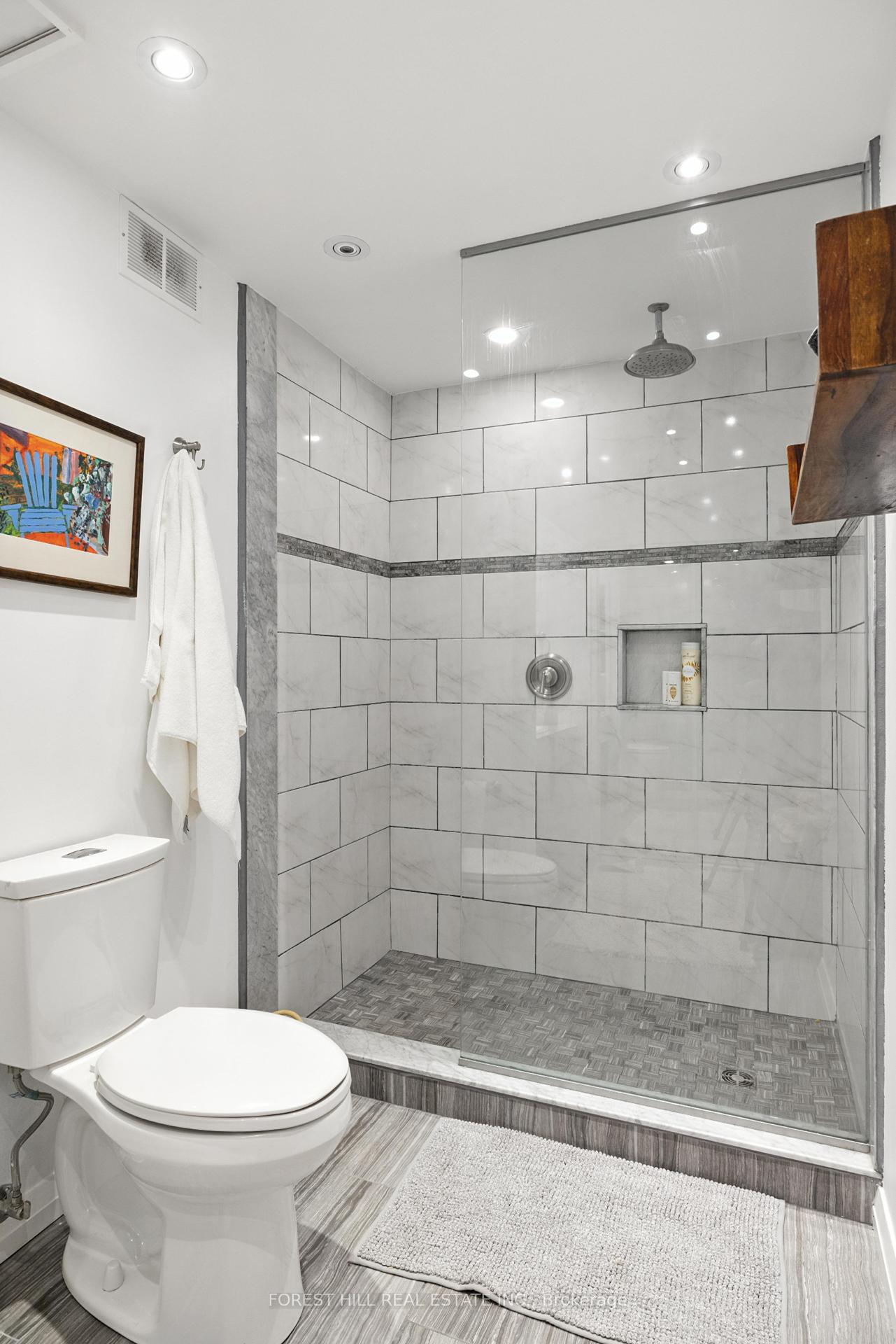 Co-op at 21 Dale, Toronto For sale