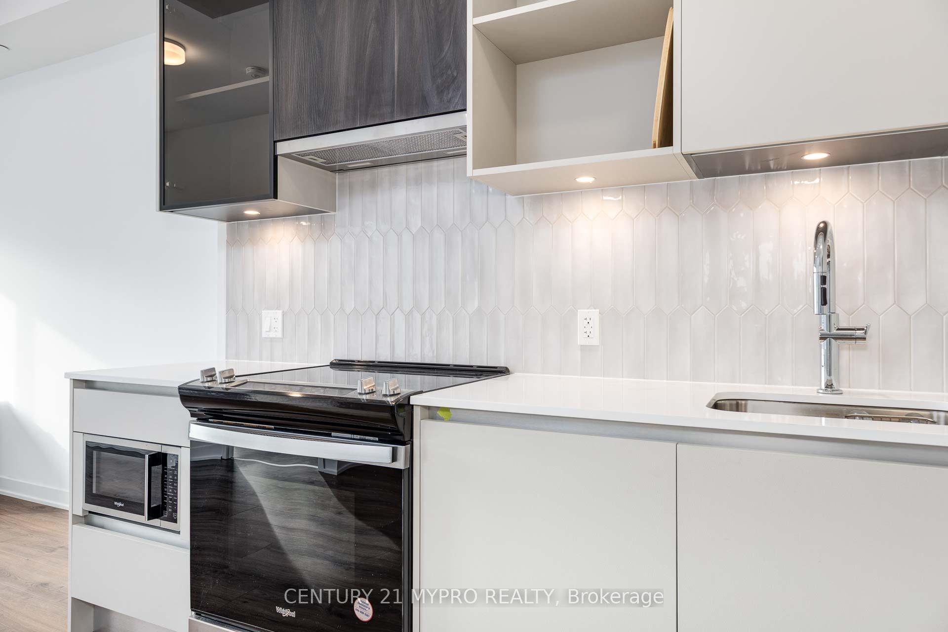 1 Bedroom Condo at 395 Dundas,  Oakville For sale