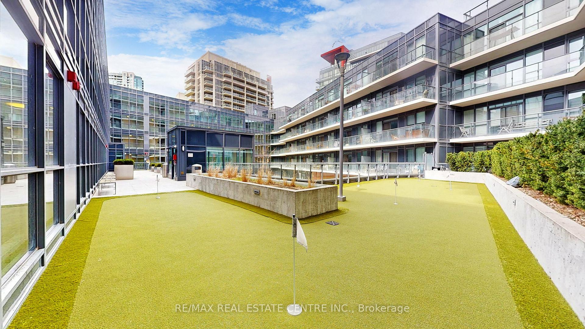 2 Bedrooms Condo at 38 Iannuzzi,  Toronto For sale