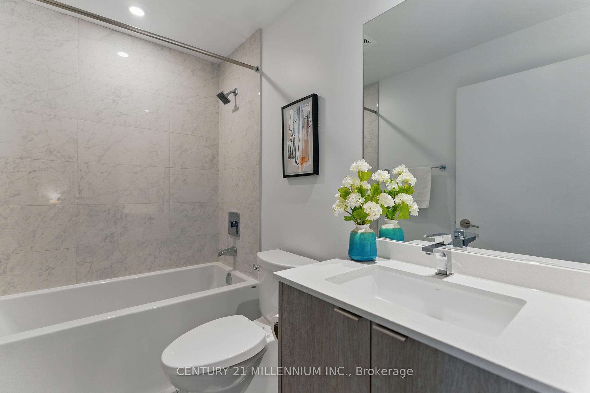 3 Bedrooms Condo at 1926 Lake Shore, Toronto For sale