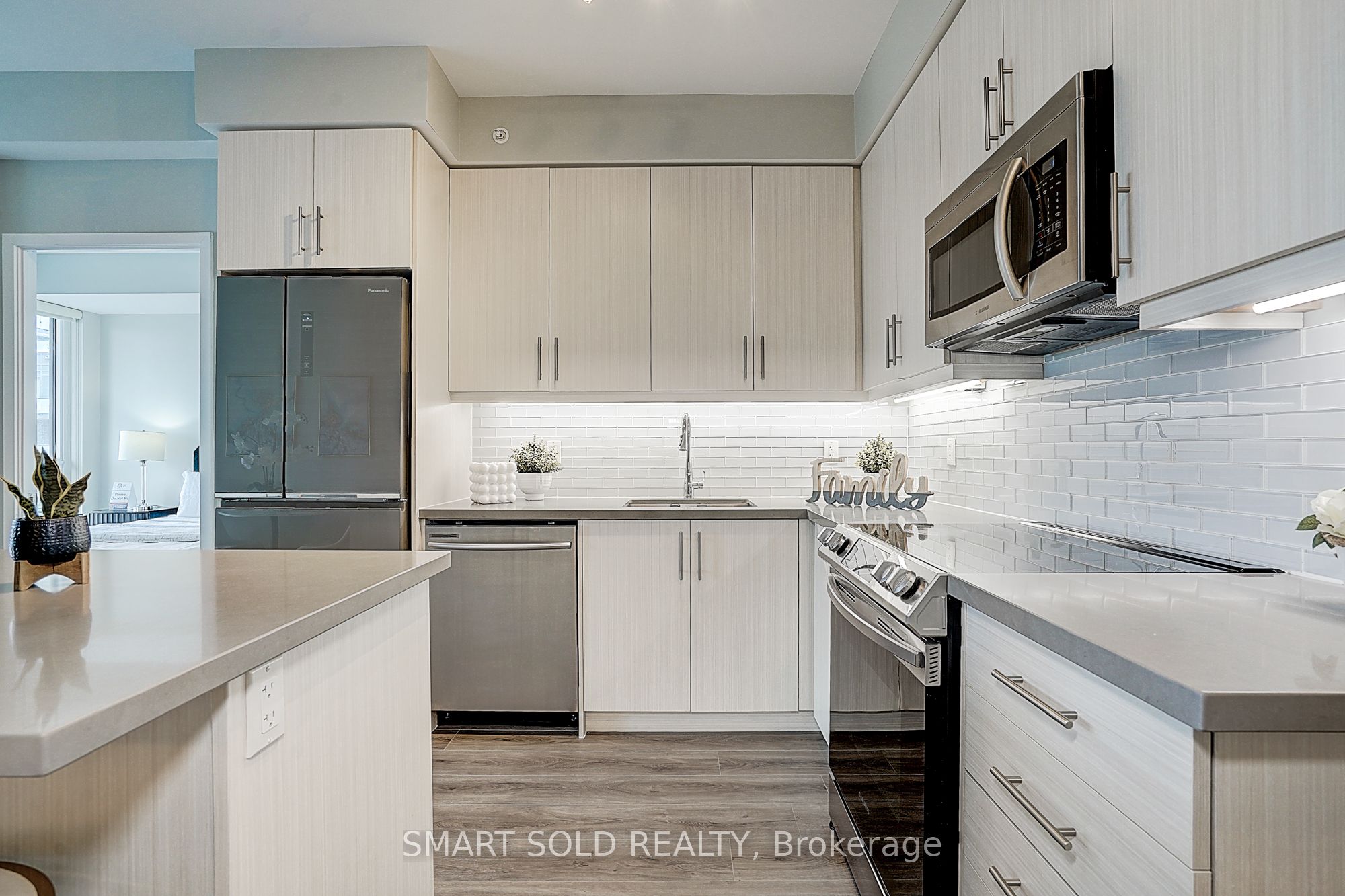 75 Oneida Crescent, #1511
