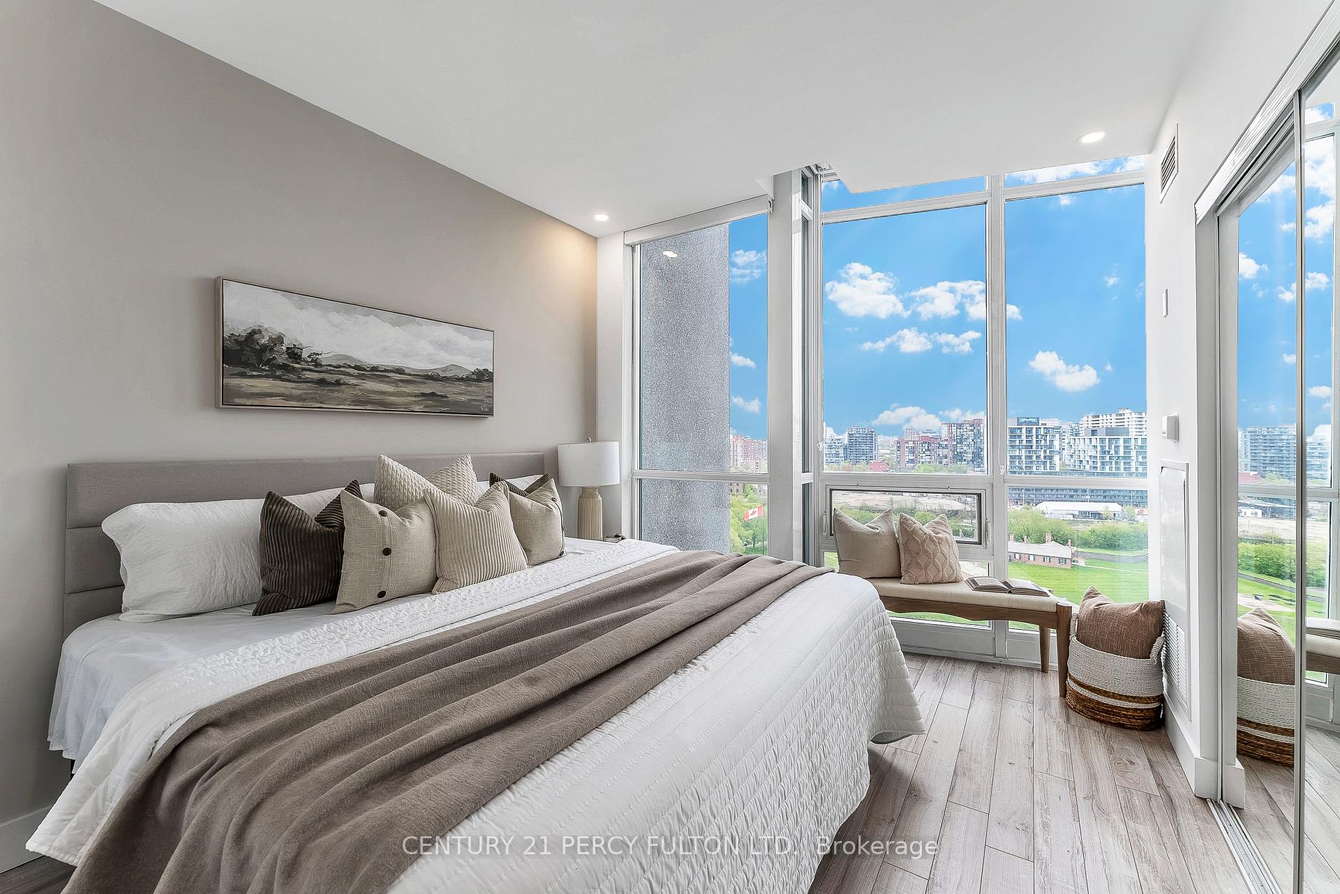 2 Bedrooms Condo at 209 Fort York, Toronto For sale