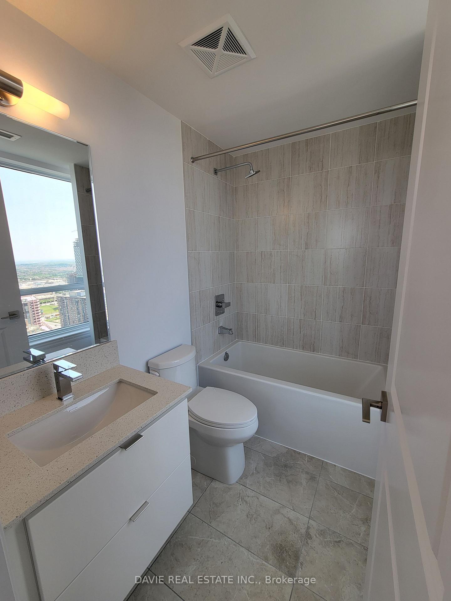 2 Bedrooms Condo at 30 Elm, Mississauga For sale