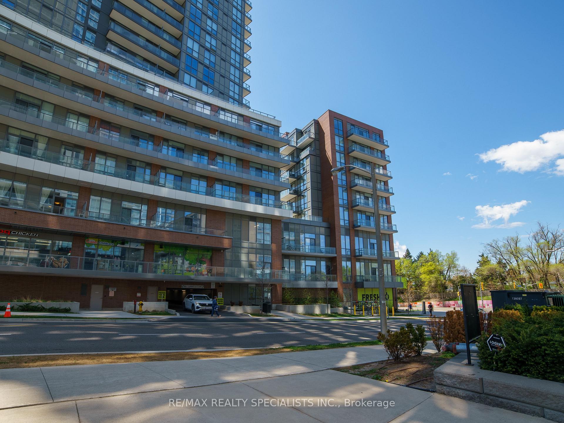 2 Bedrooms Condo at 50 Forest Manor, Toronto For sale