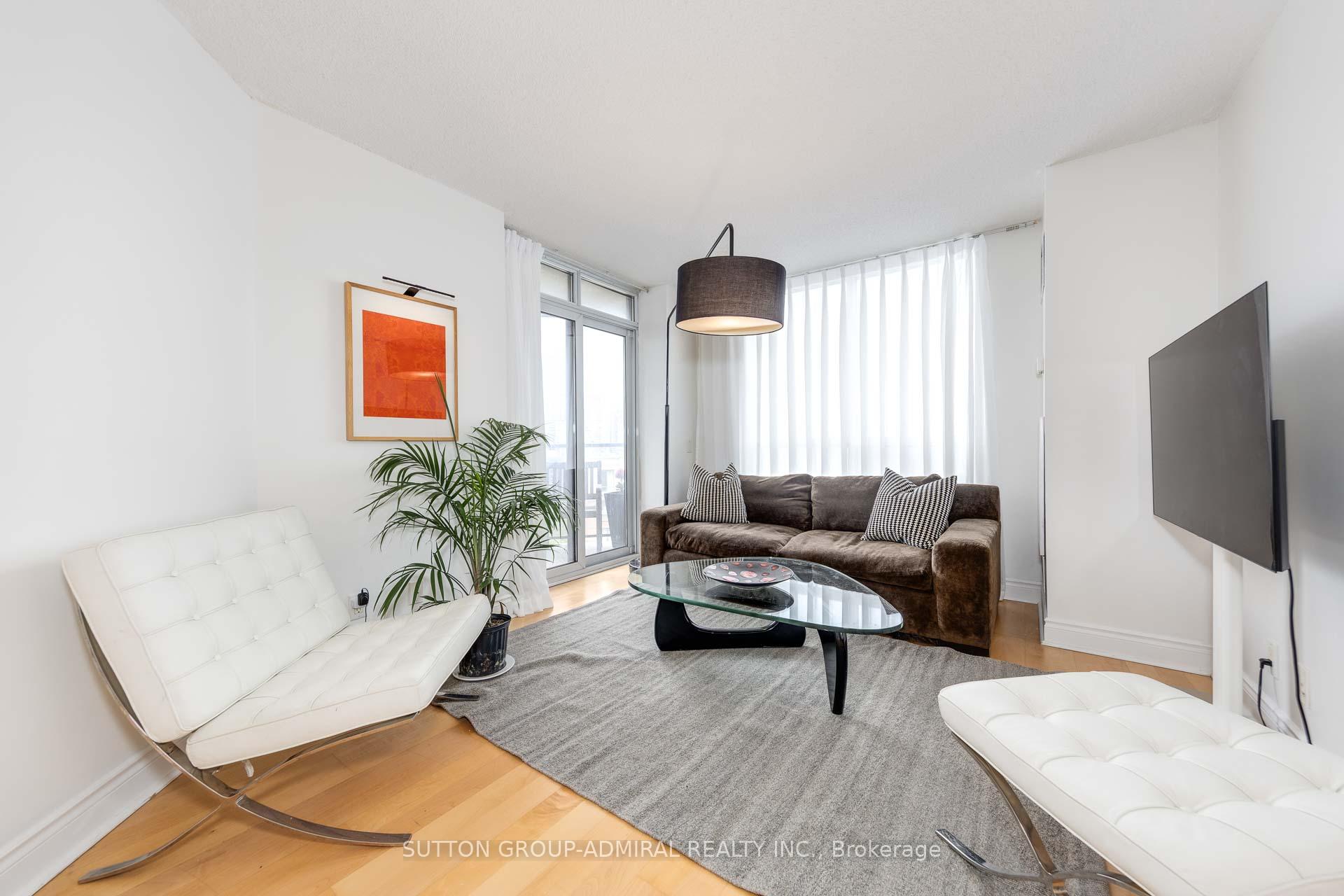 2 Bedrooms Condo at 78 Harrison Garden, Toronto For sale