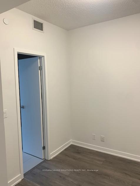 2 Bedrooms Condo at 89 Dunfield,  Toronto For sale