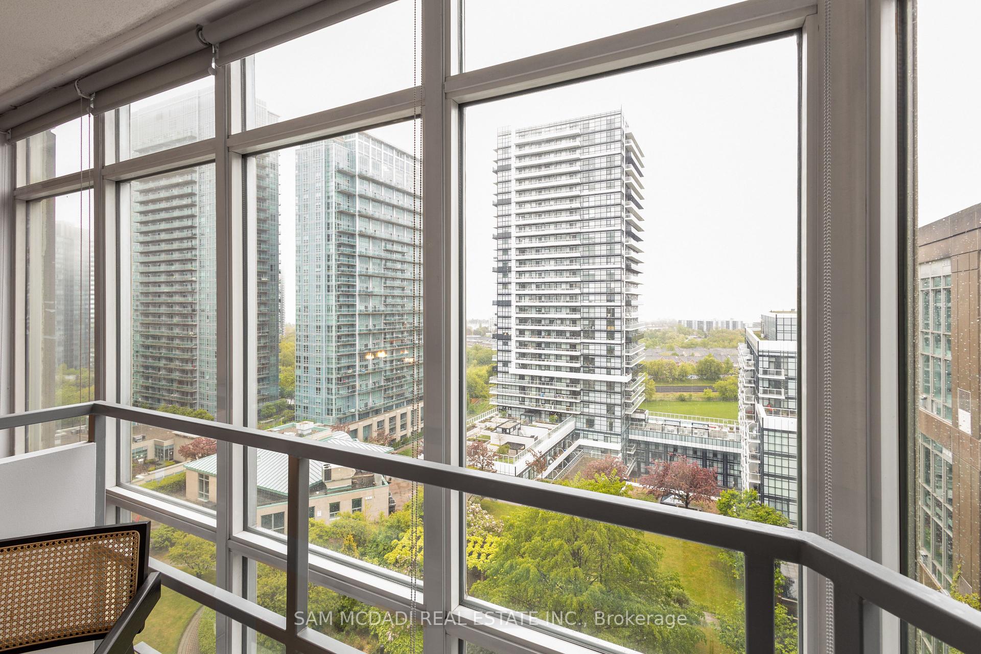 2 Bedrooms Condo at 250 Manitoba, Toronto For sale
