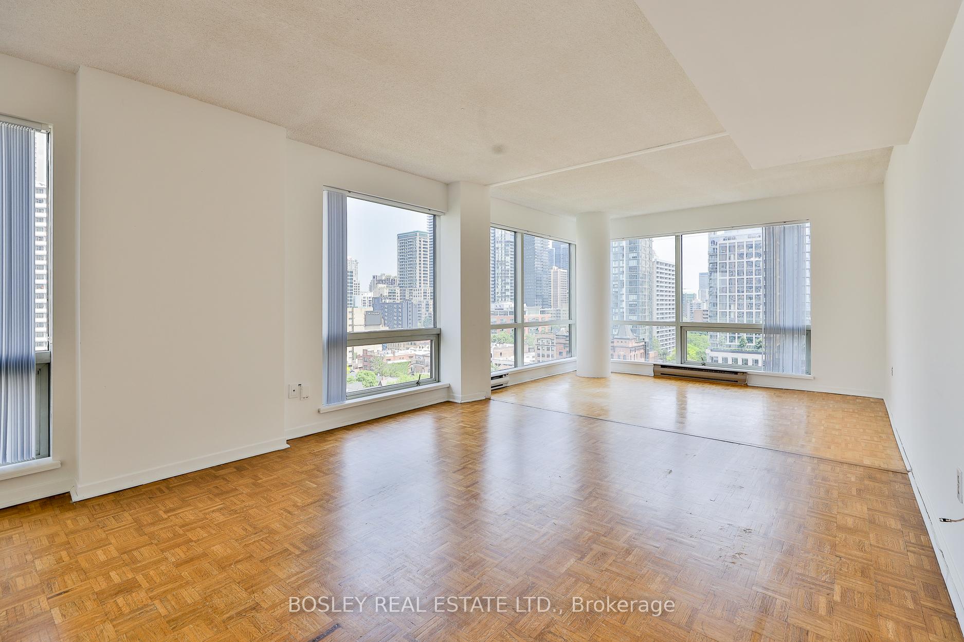 2 Bedrooms Condo at 1001 Bay, Toronto For sale