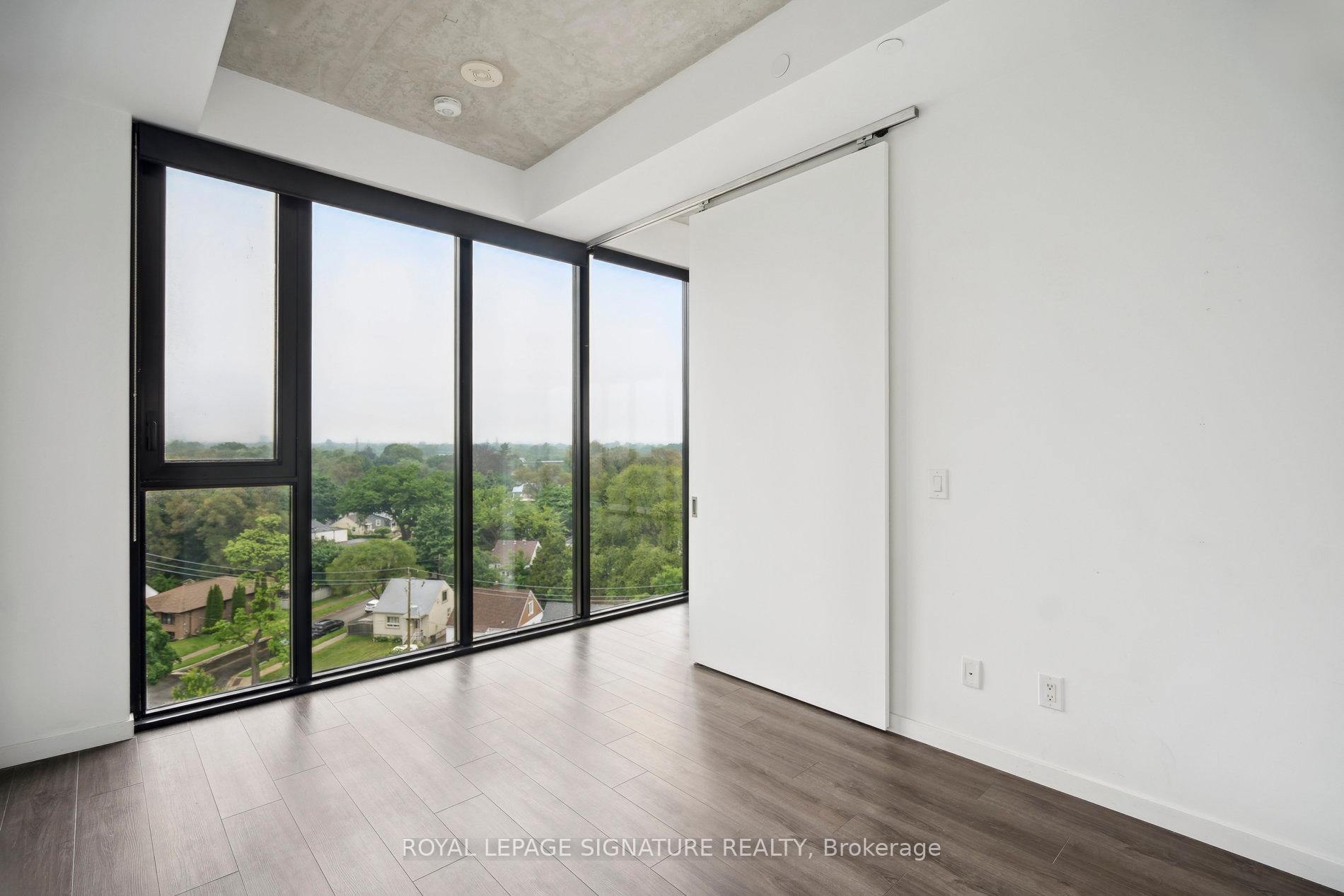 3 Bedrooms Co-op at 7 Smith, Toronto For sale