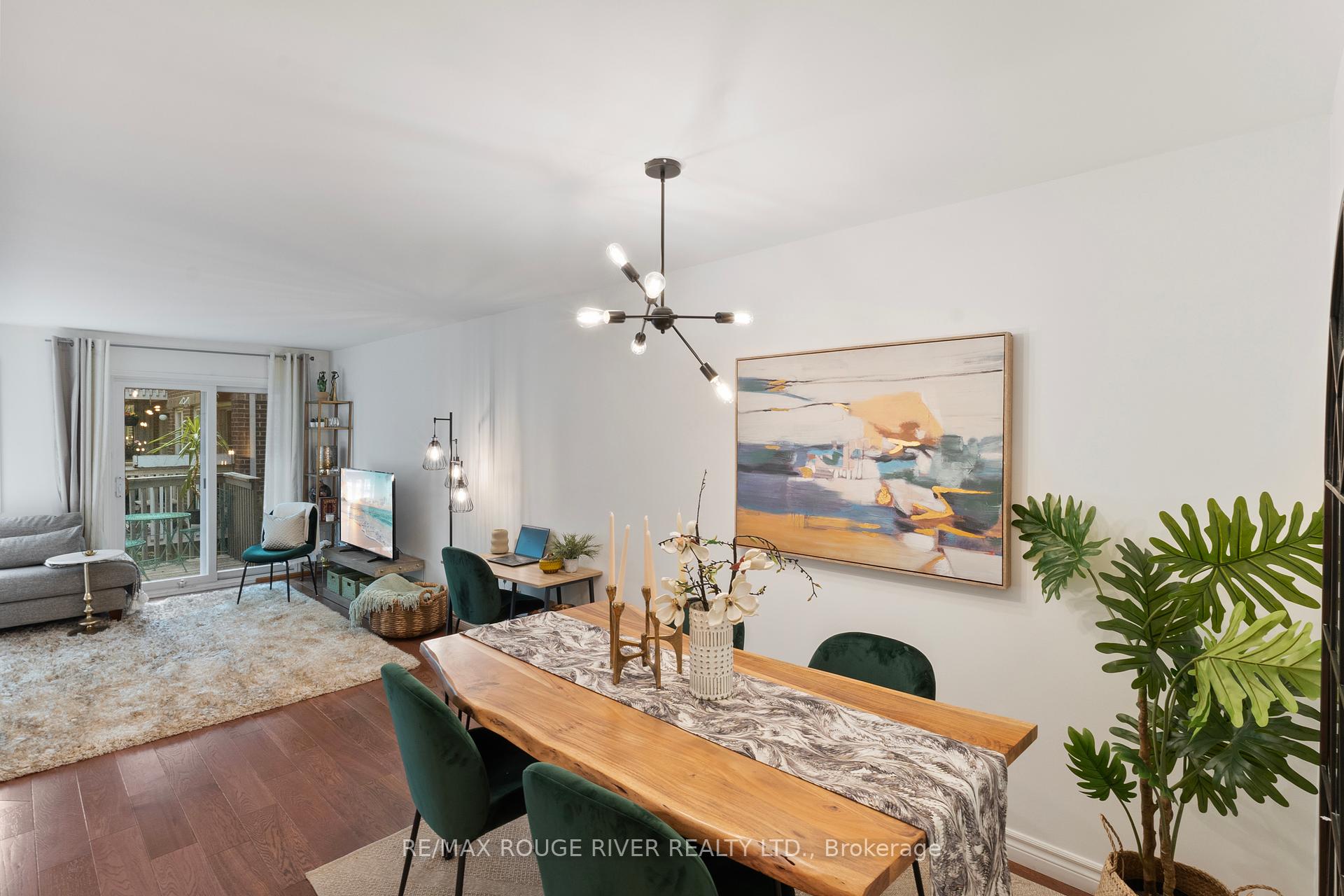 2 Bedrooms Condo at 32 Massey, Toronto For sale
