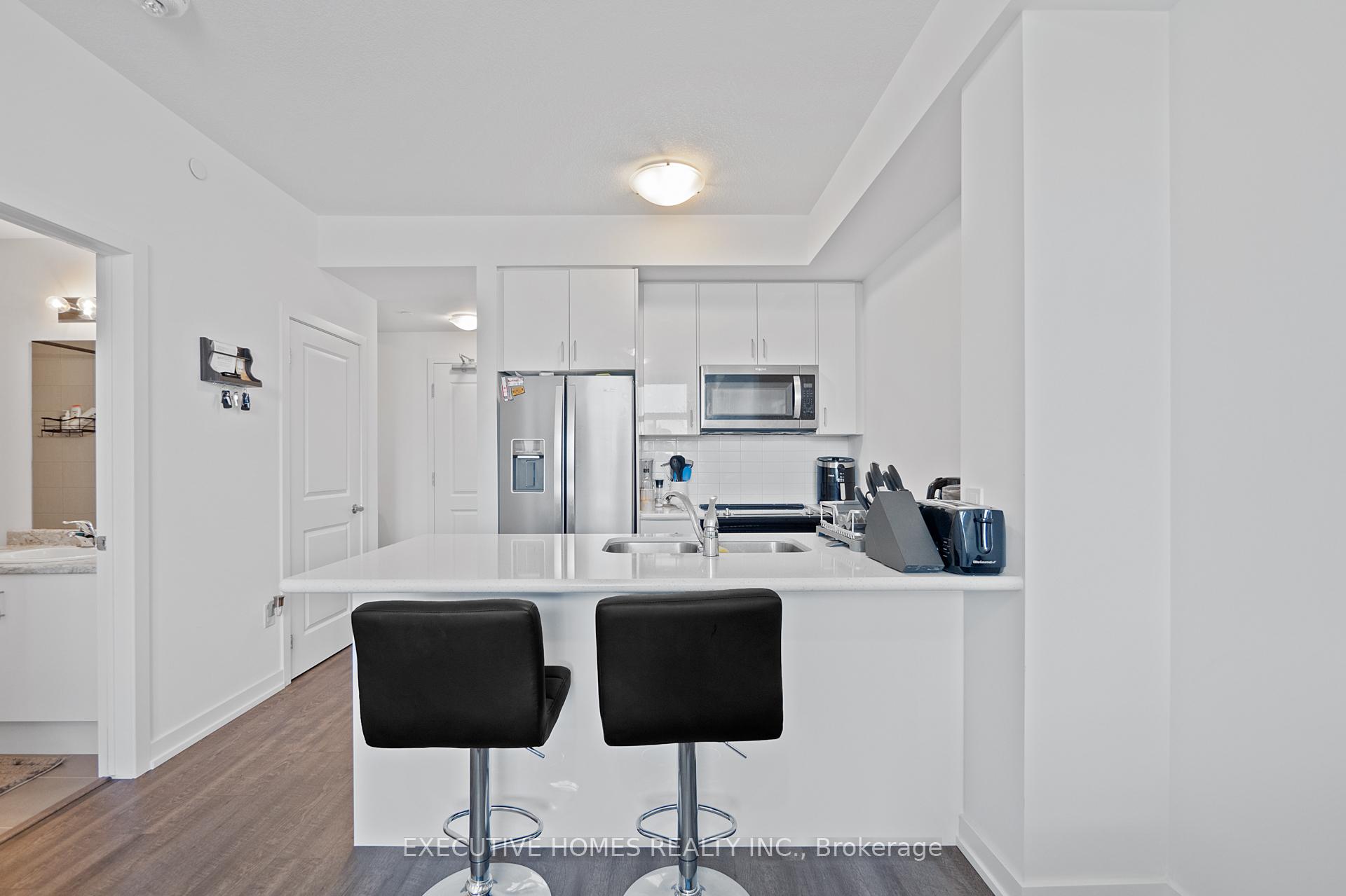 2 Bedrooms Condo at 450 Dundas, Hamilton For sale