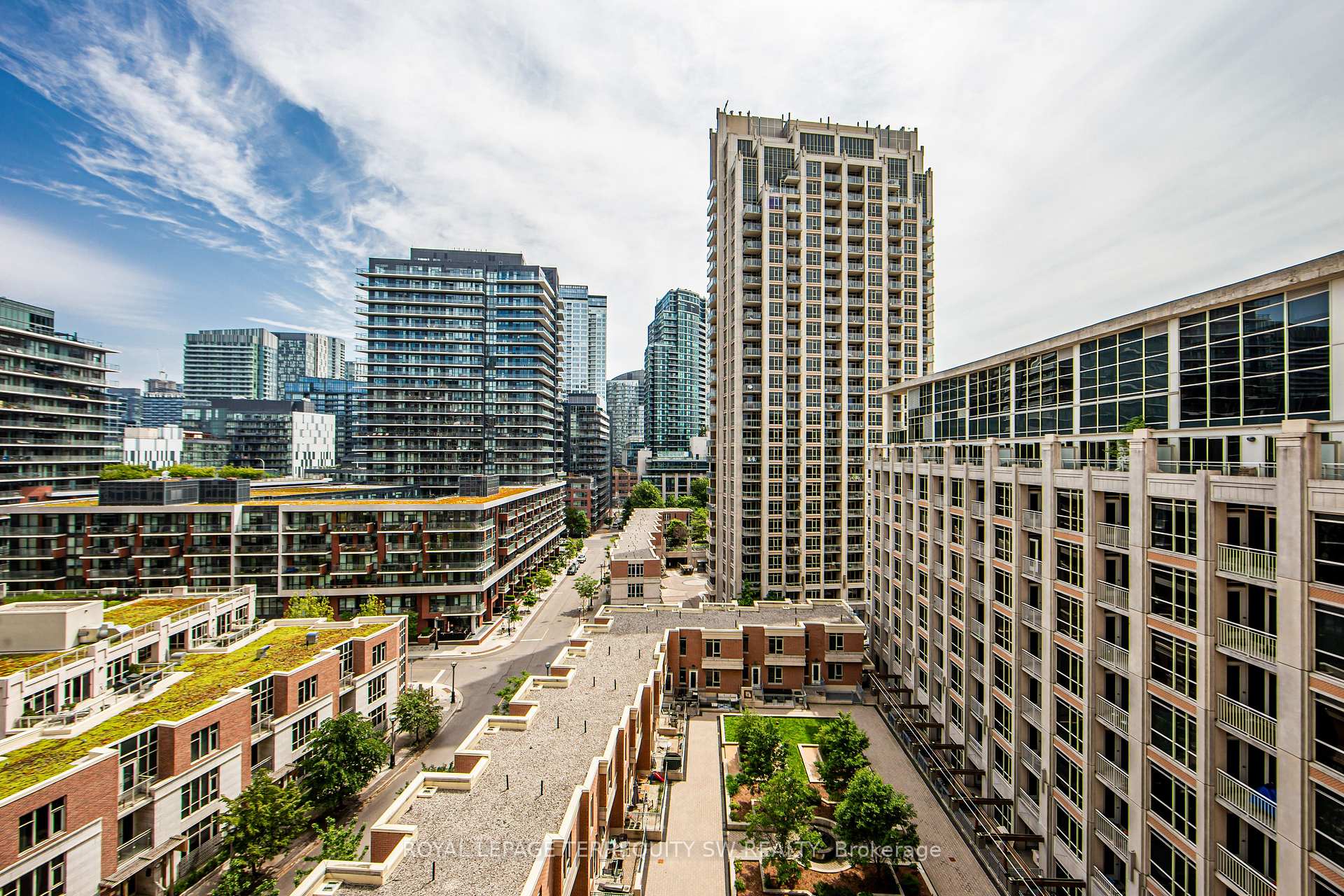 3 Bedrooms Condo at 628 Fleet, Toronto For sale