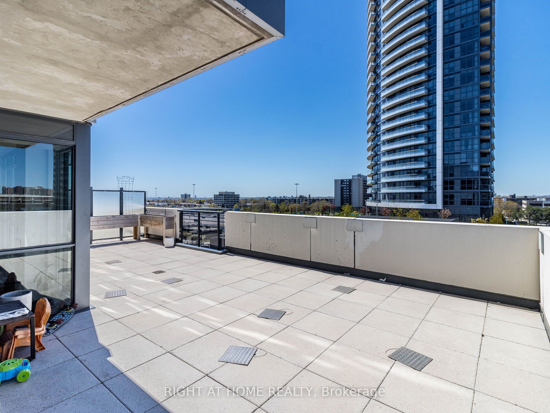 26 Gibbs Road, #732