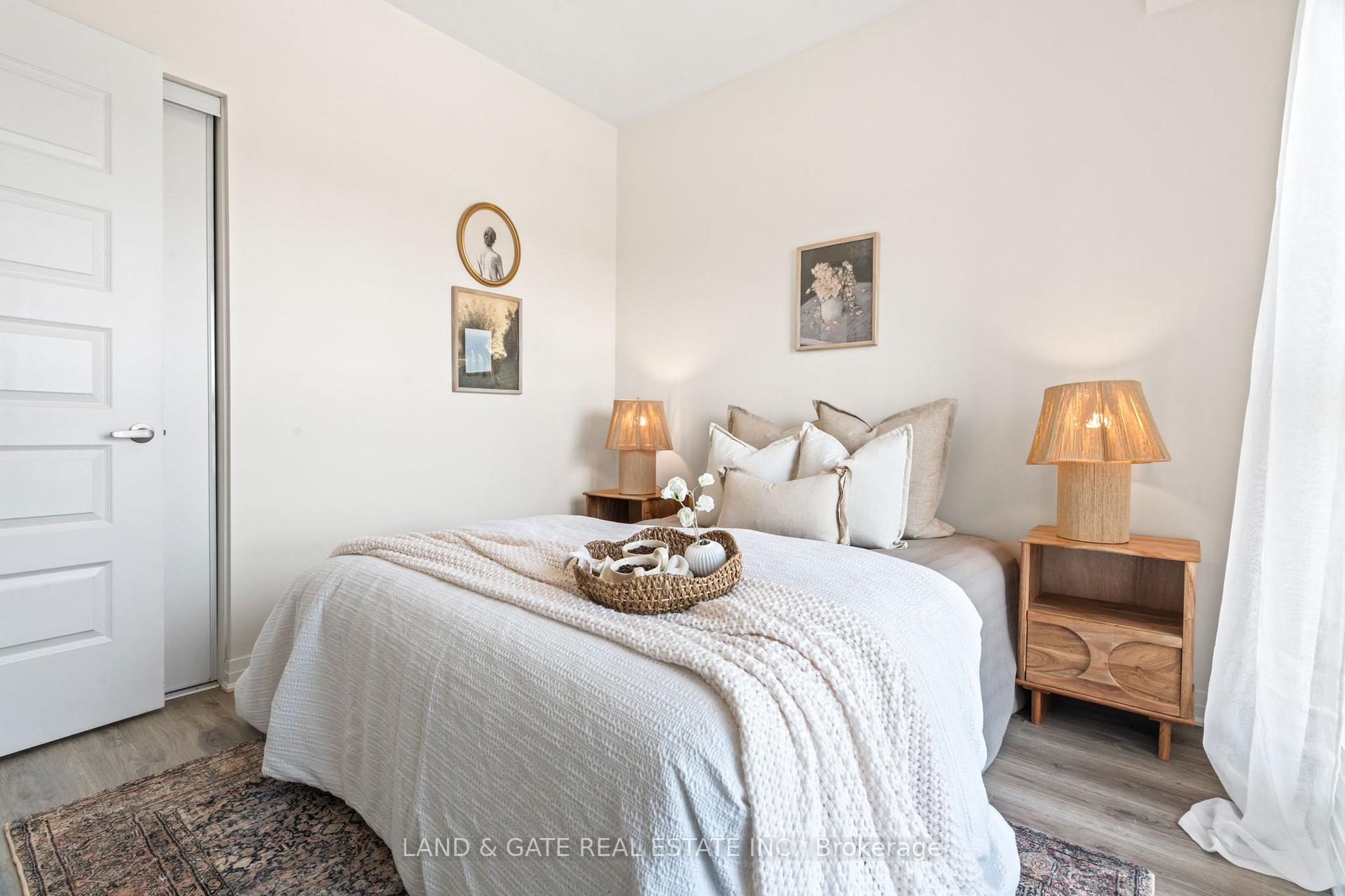 1 Bedroom Condo at 128 Grovewood, Oakville For sale