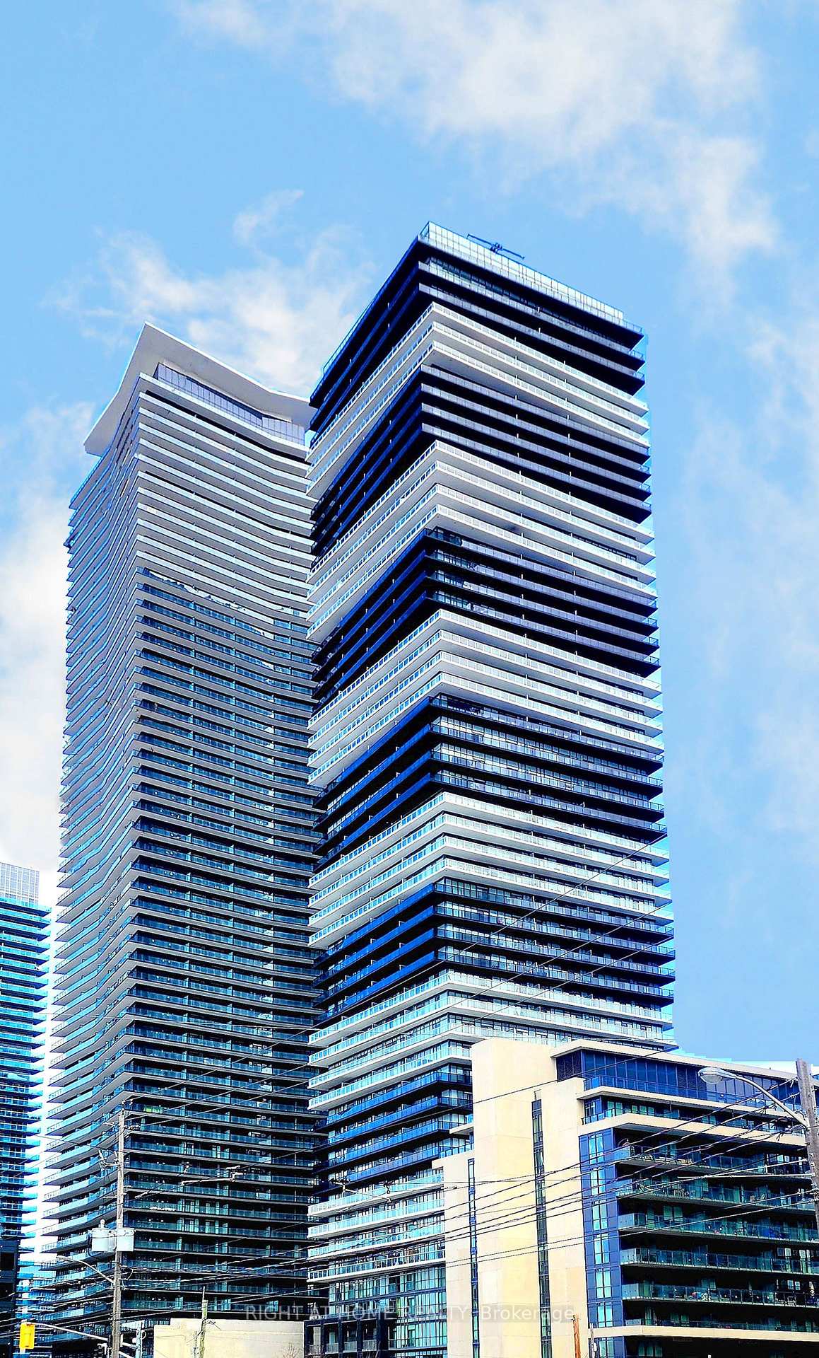 2 Bedrooms Condo at 56 Annie Craig, Toronto For sale
