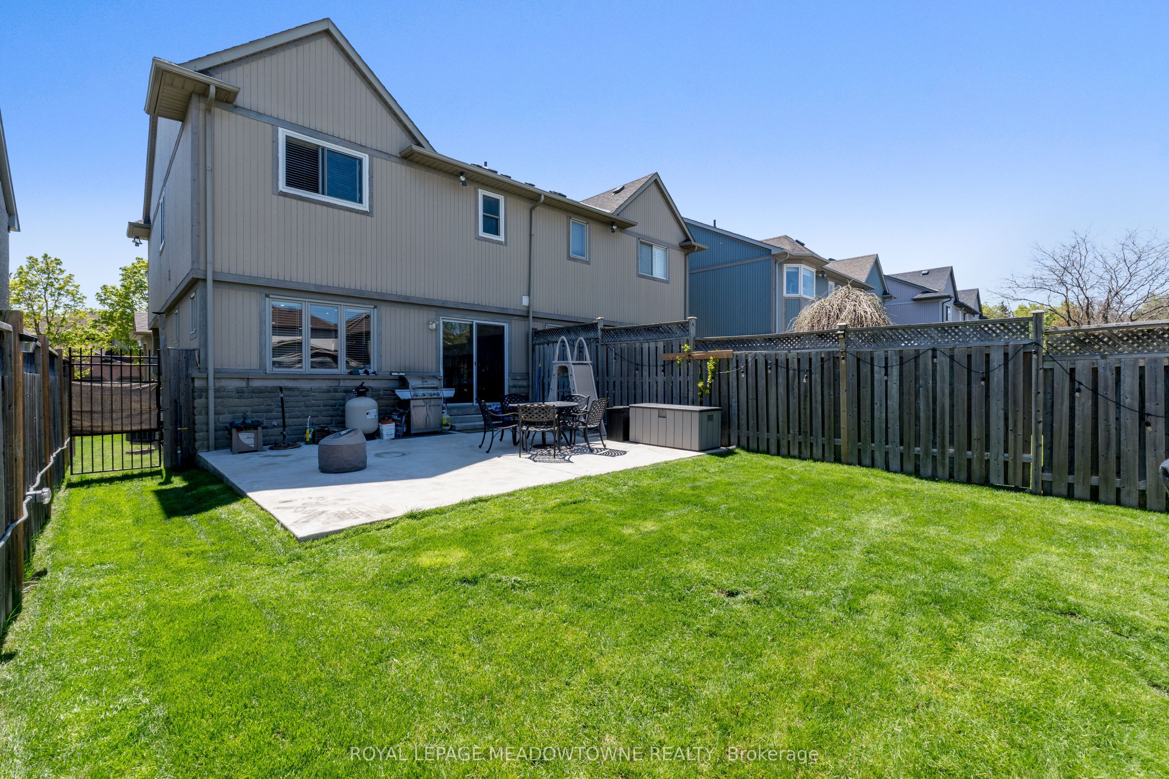 1876 Stevington Crescent