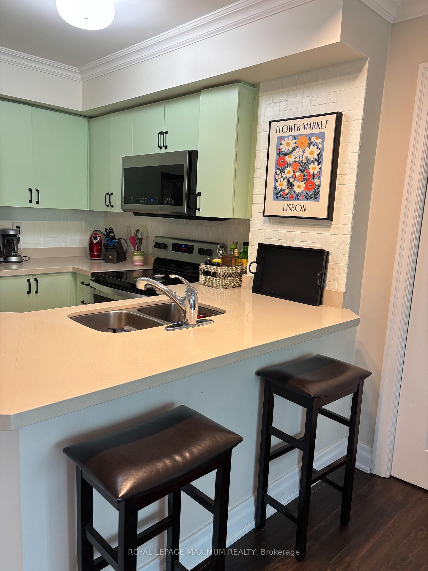 2 Bedrooms Condo at 920 Sheppard, Toronto For sale