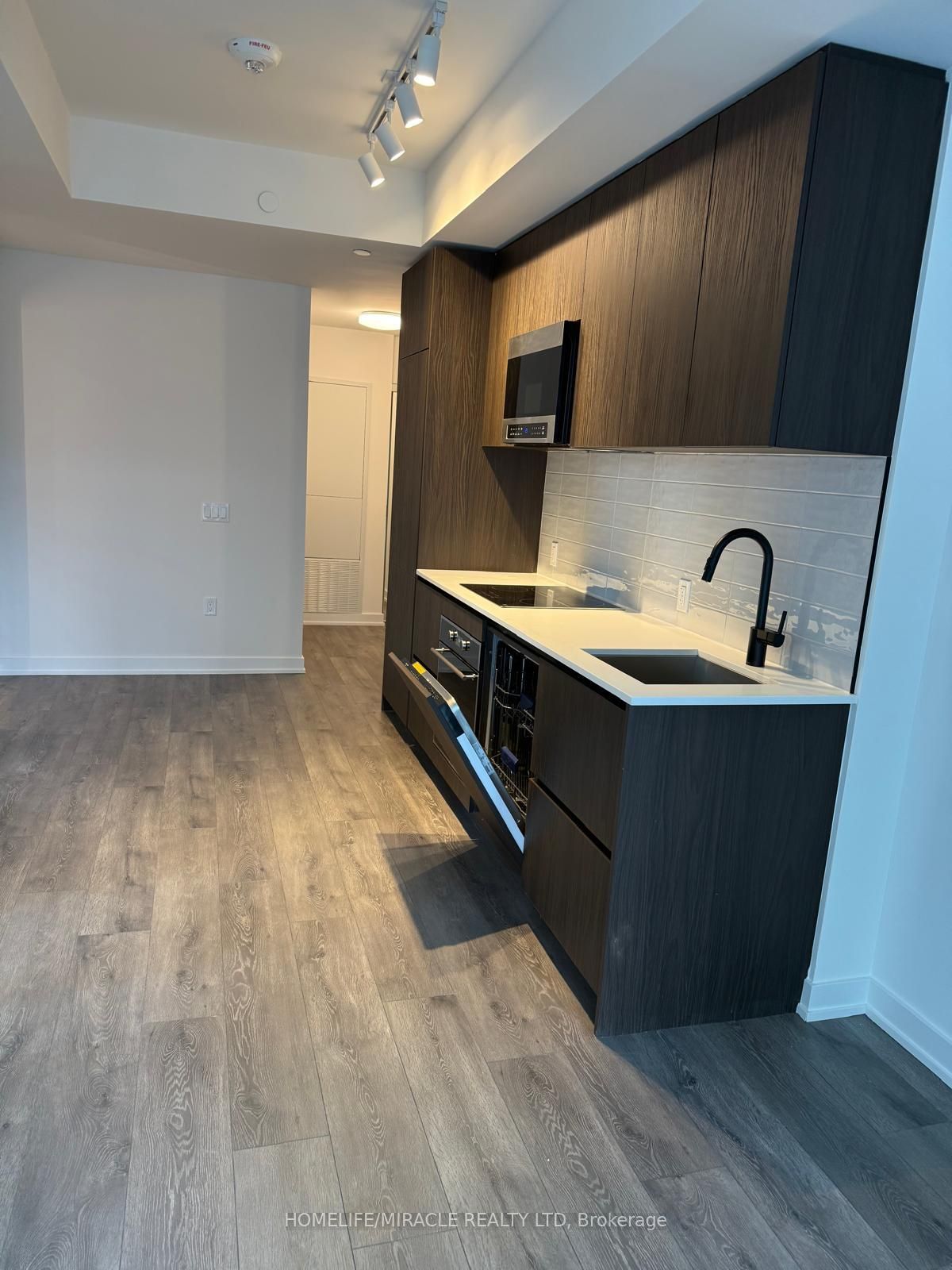 127 Broadway Avenue, #1805