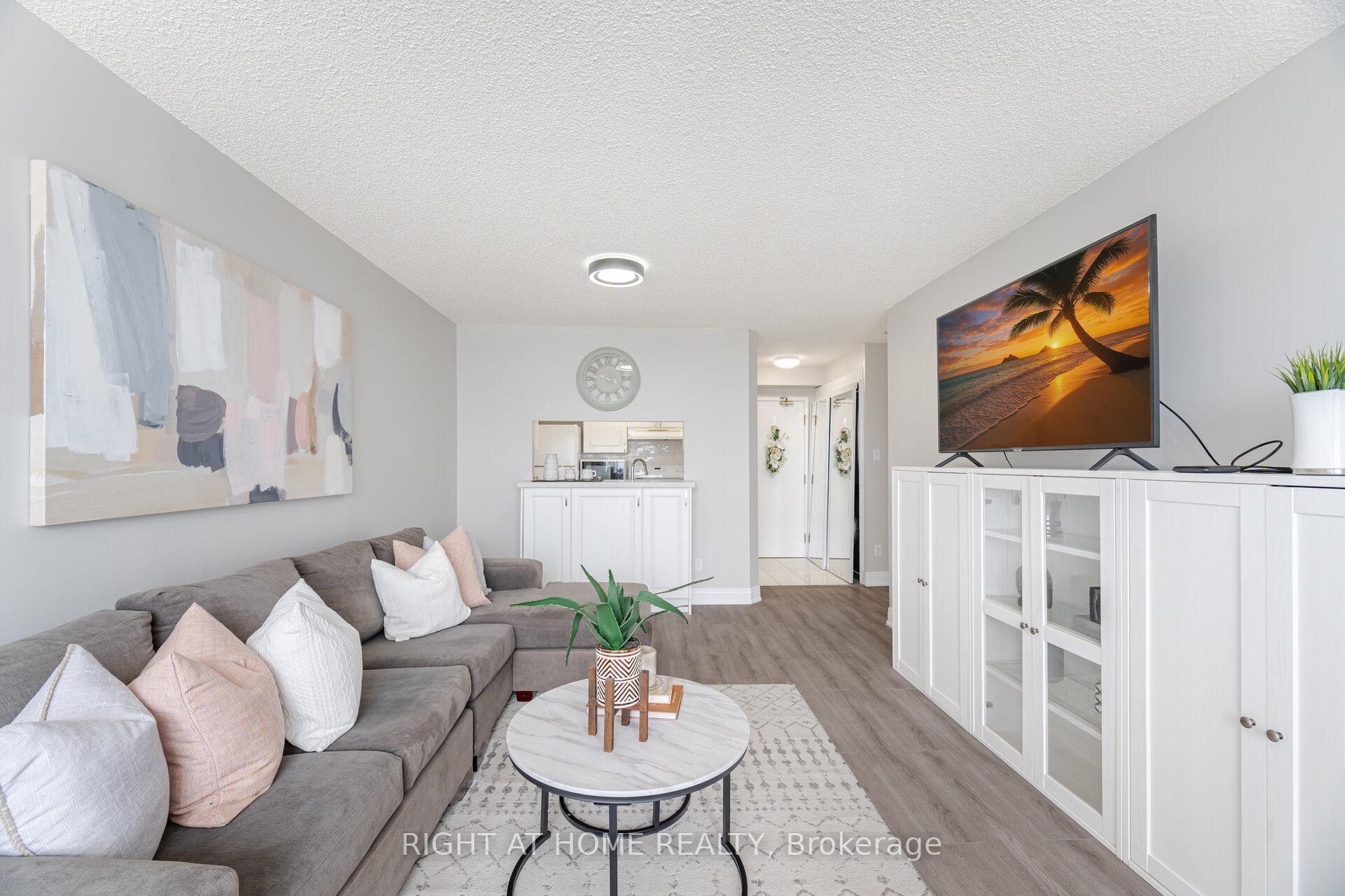 2 Bedrooms Condo at 1470 Midland, Toronto For sale