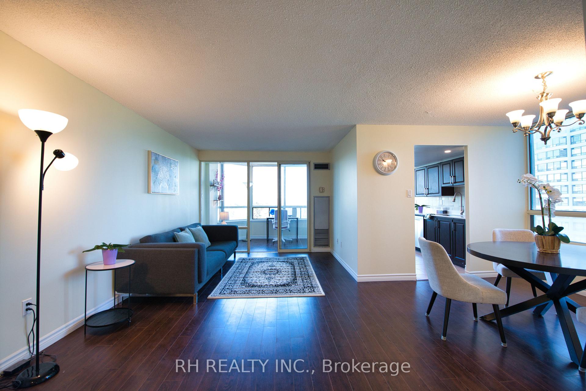 3 Bedrooms Condo at 300 Alton Towers,  Toronto For sale