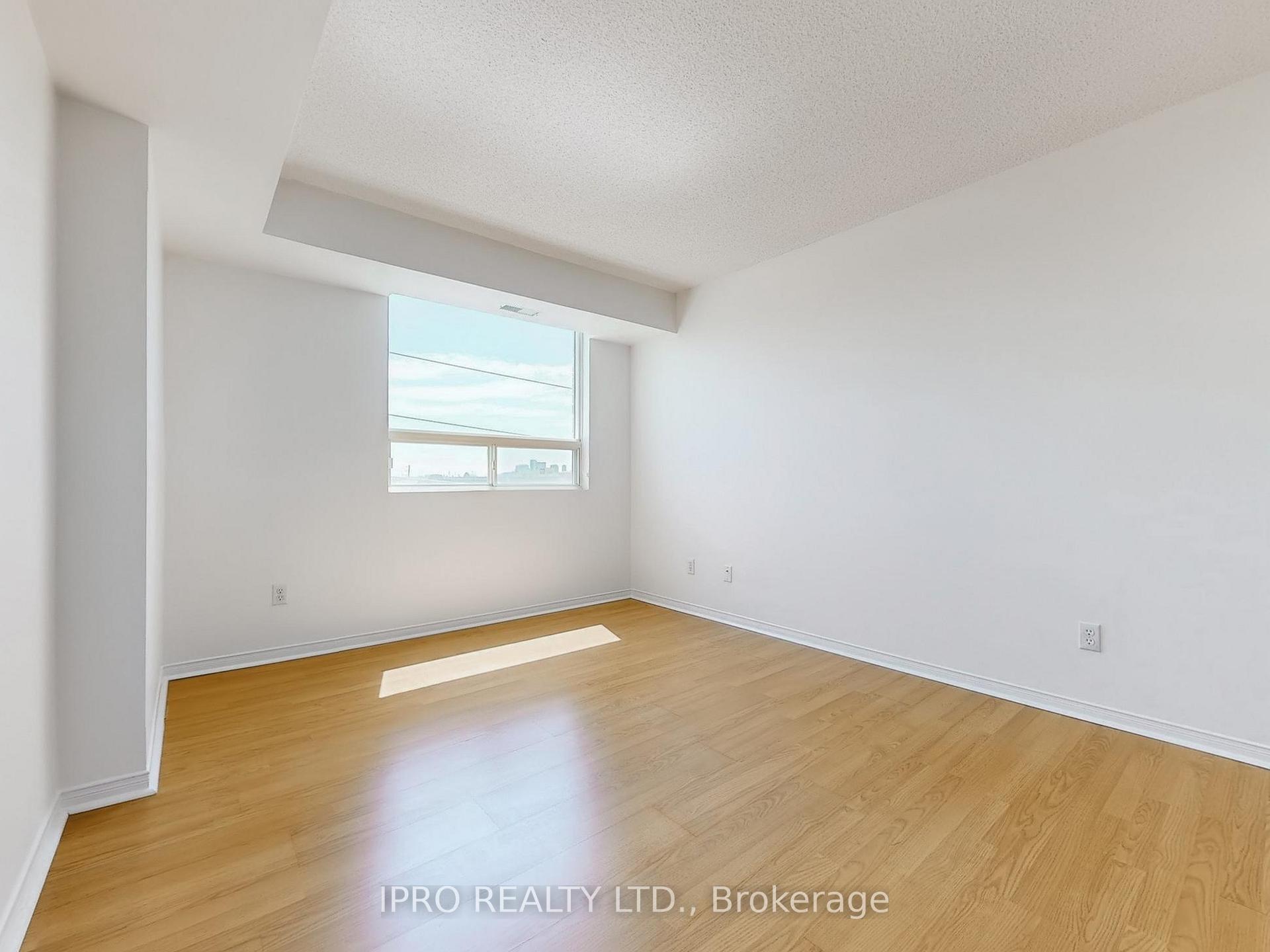 2 Bedrooms Condo at 32 Tannery, Mississauga For sale