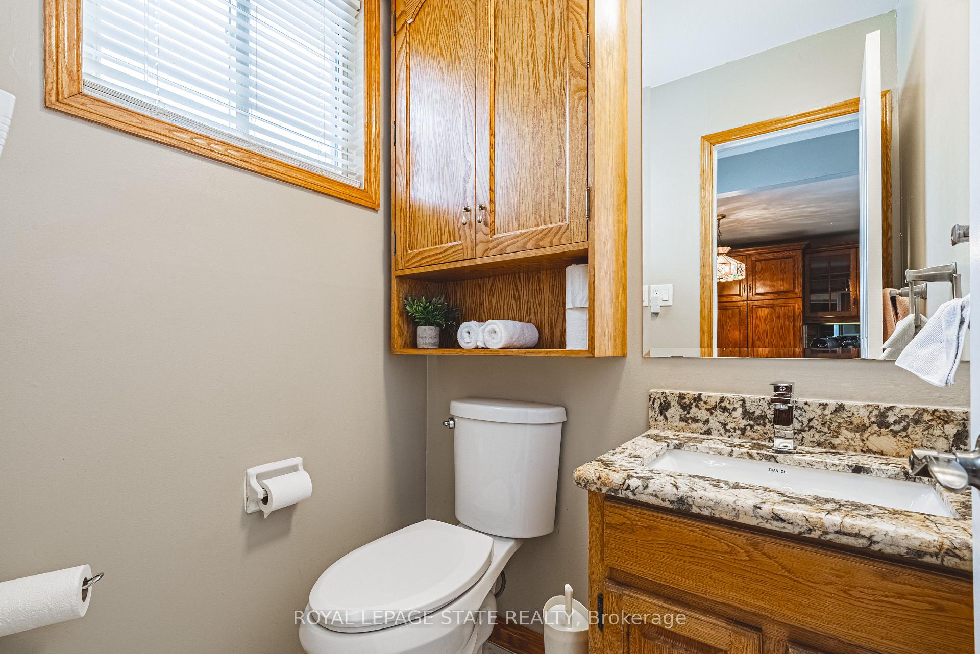 3 Bedrooms Condo at 100 Quigley, Hamilton For sale