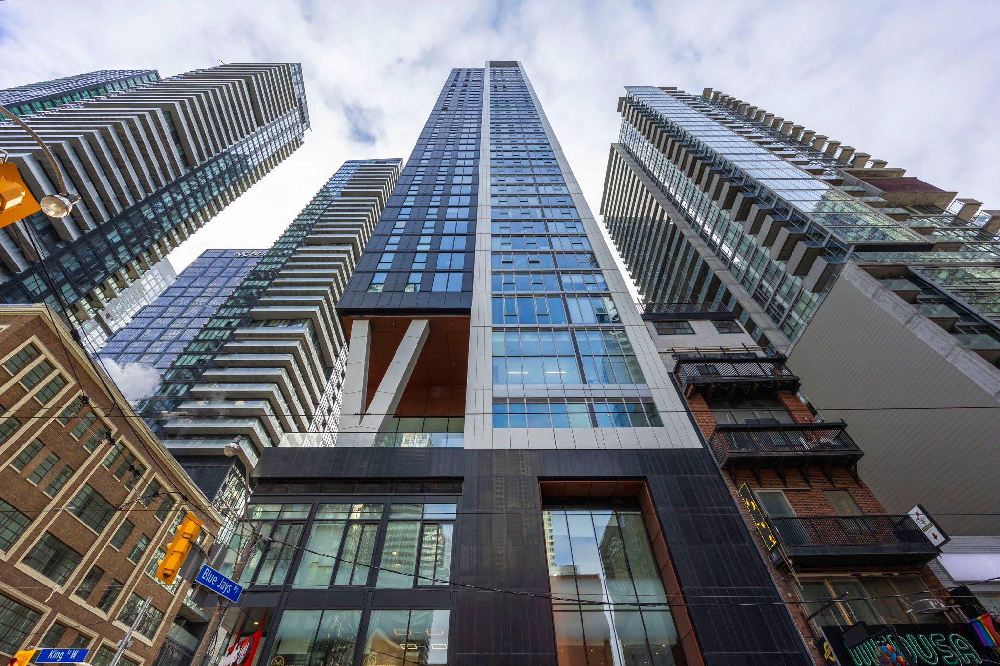 357 King Street W 3507