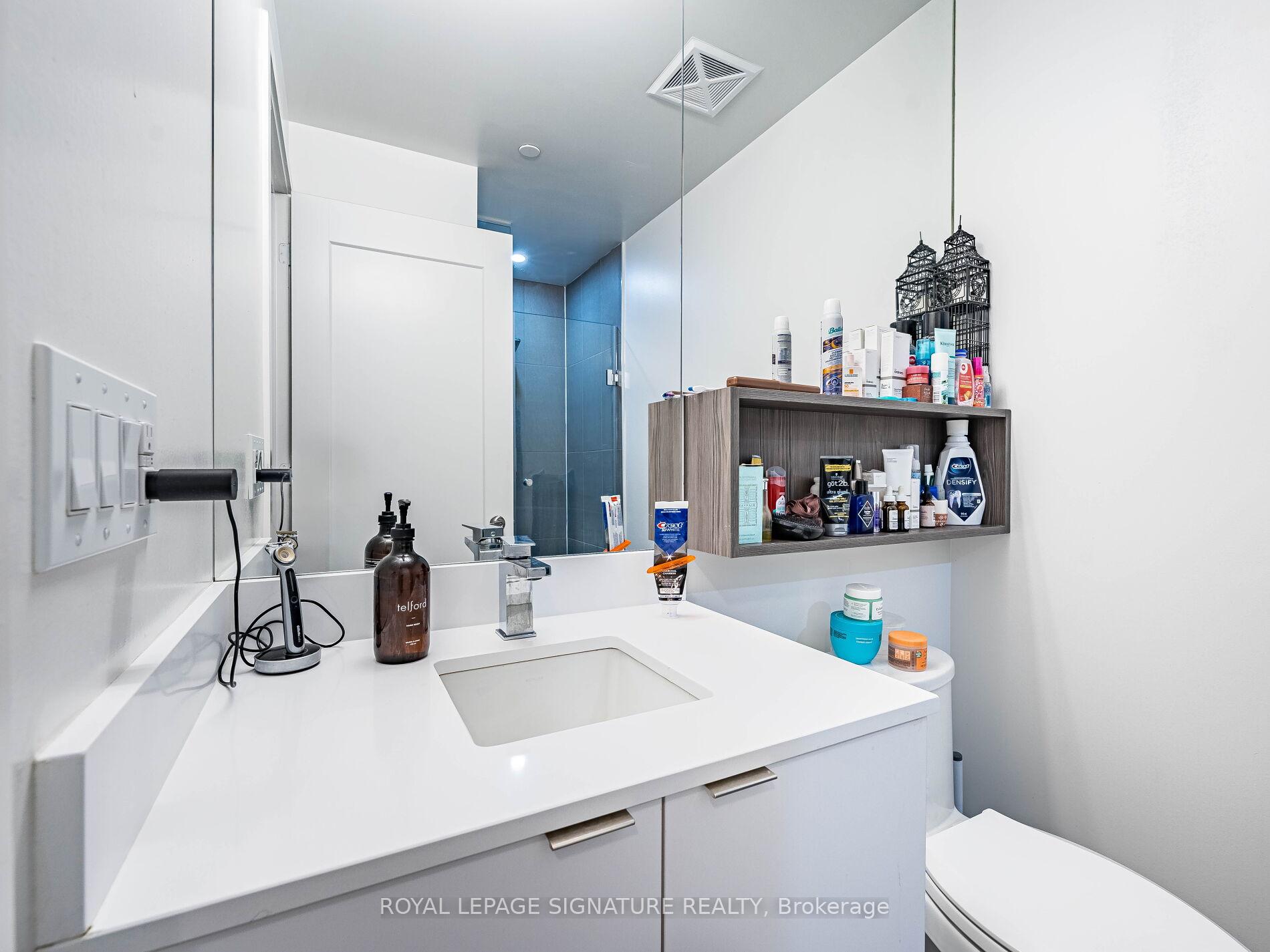 2 Bedrooms Condo at 60 Princess, Toronto For sale