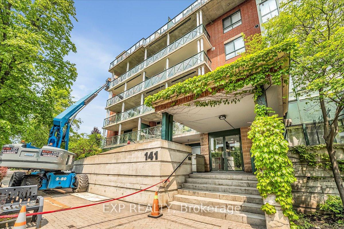 1 Bedroom Condo at 141 Woodbridge, Vaughan For sale